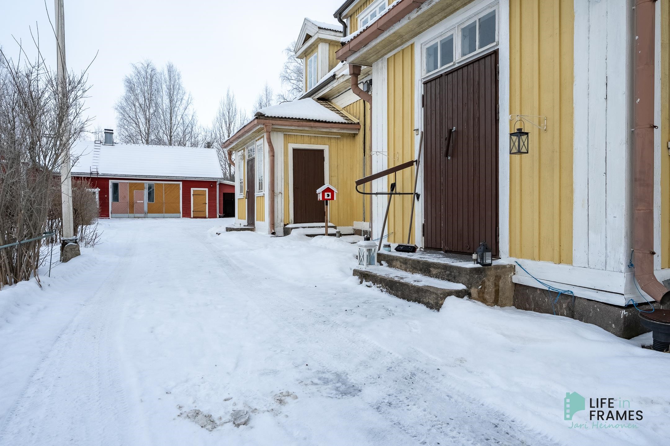 Asunnon 2 sisäänkäynti