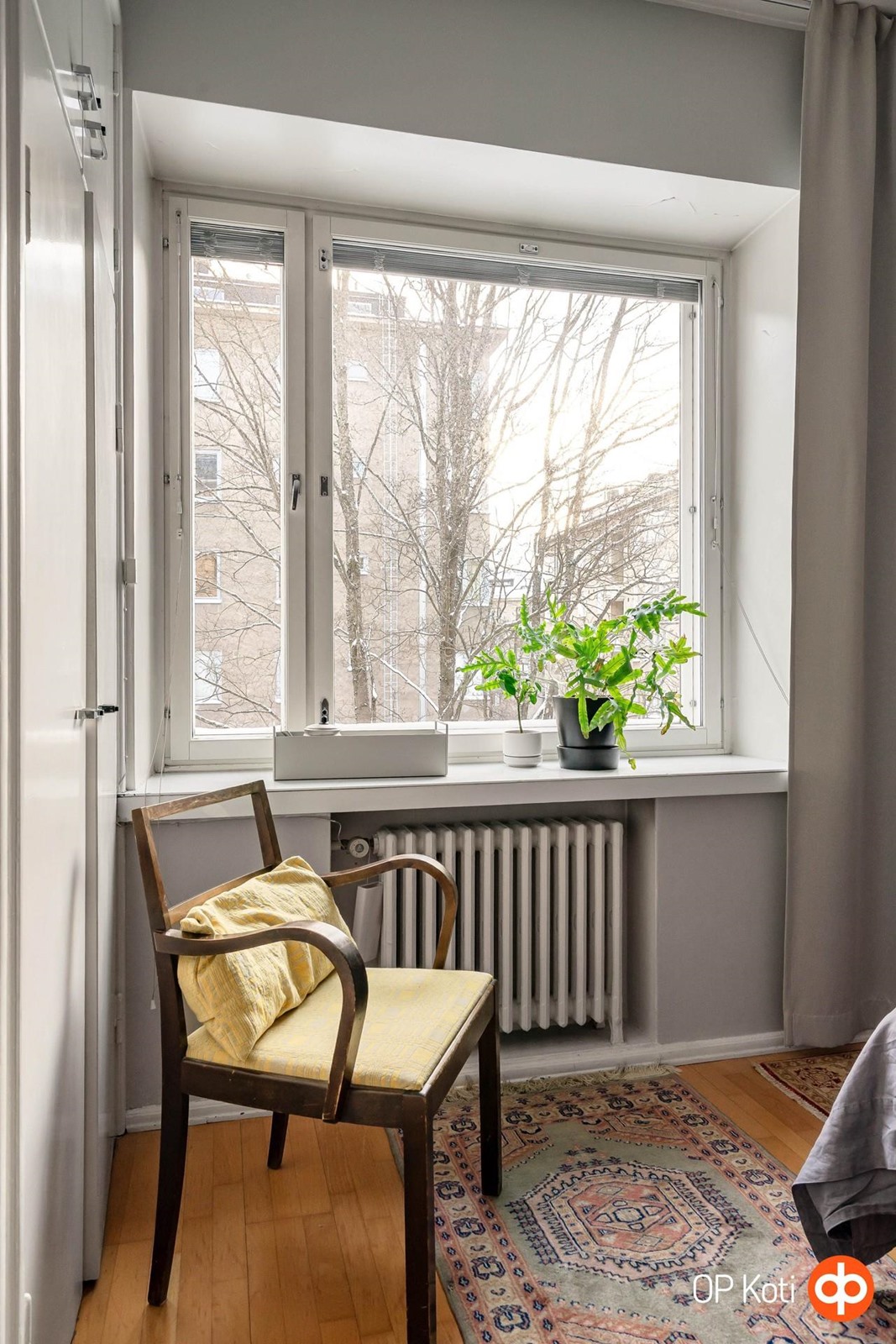 Makuuhuone 1 ikkunanäkymä