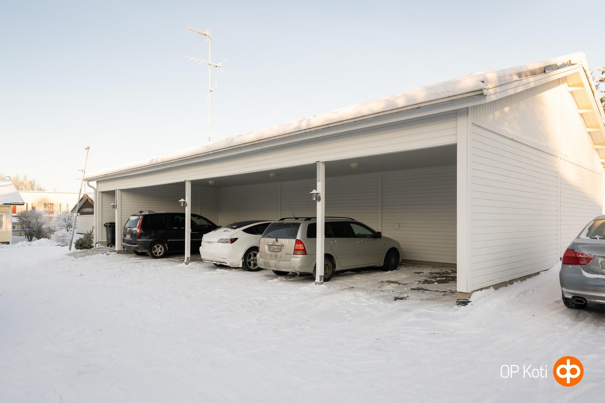 autokatospaikka kuuluu asunnolle