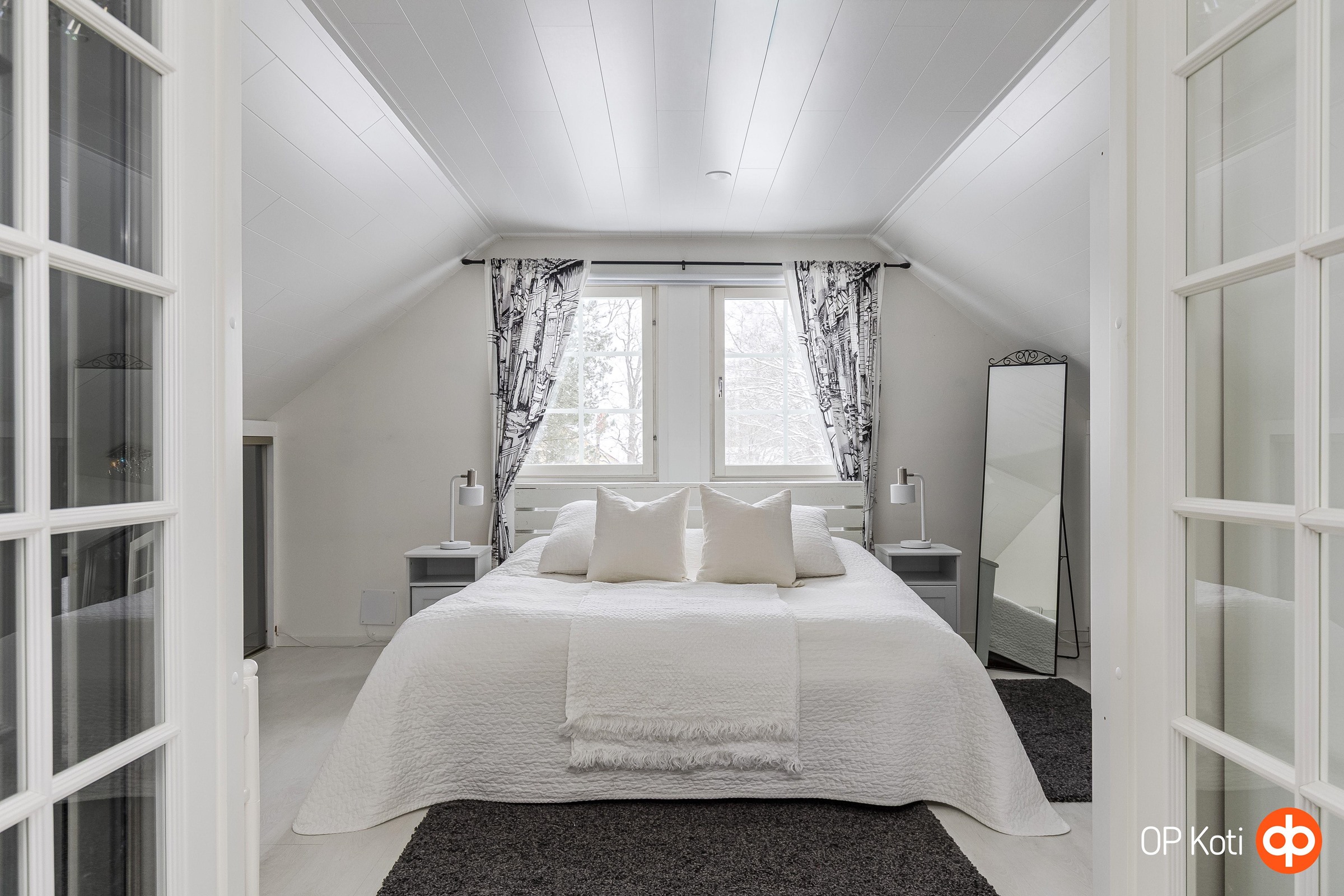 Yläkerran makuuhuone