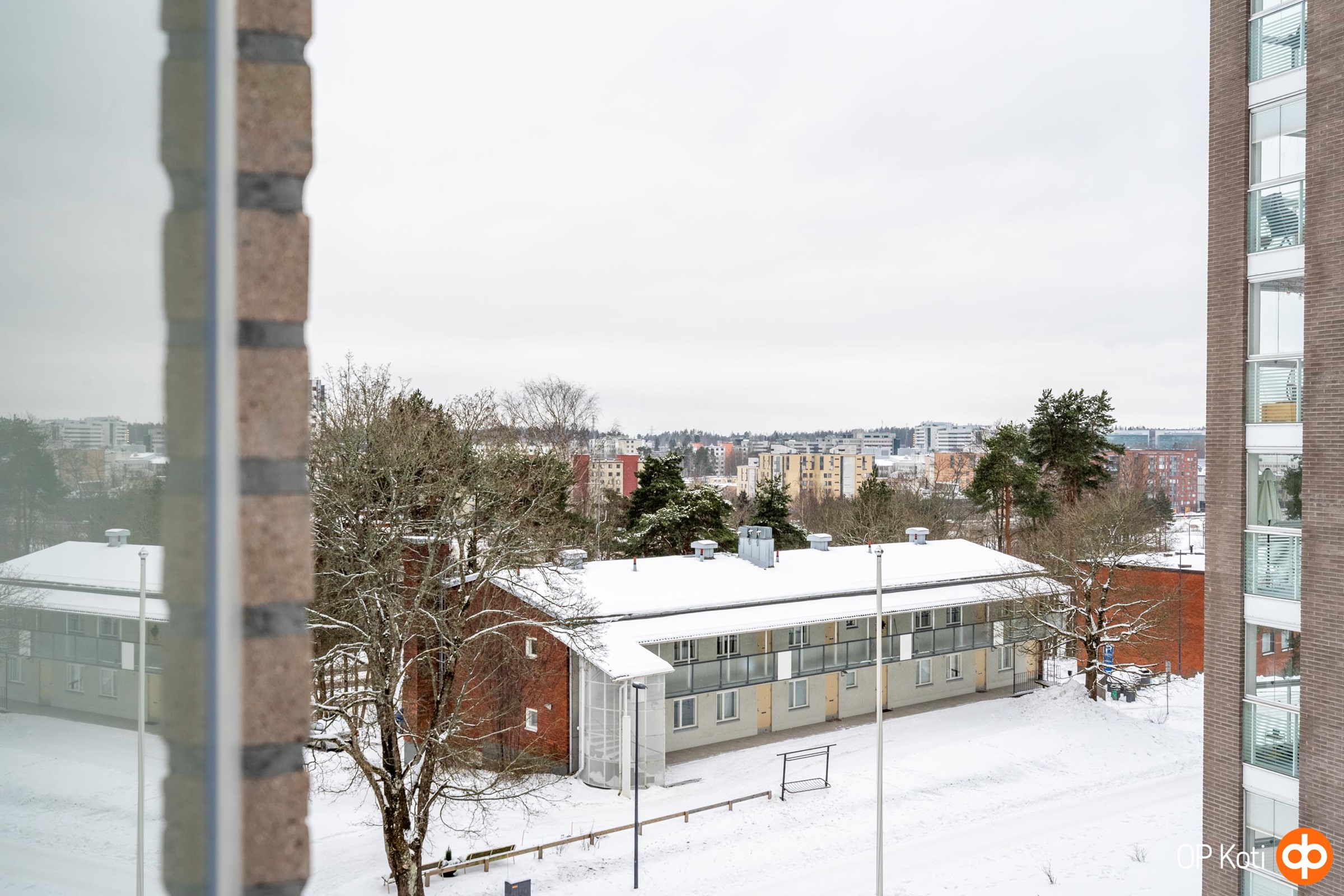 Näkymää parvekkeelta sivusuunnassa.