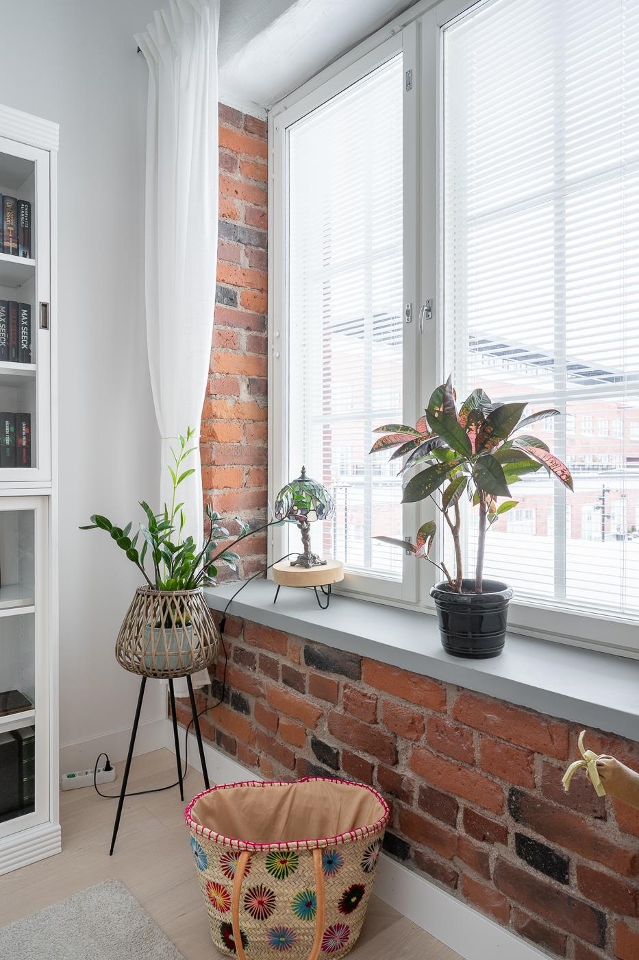 Jykevät ikkunalaudat