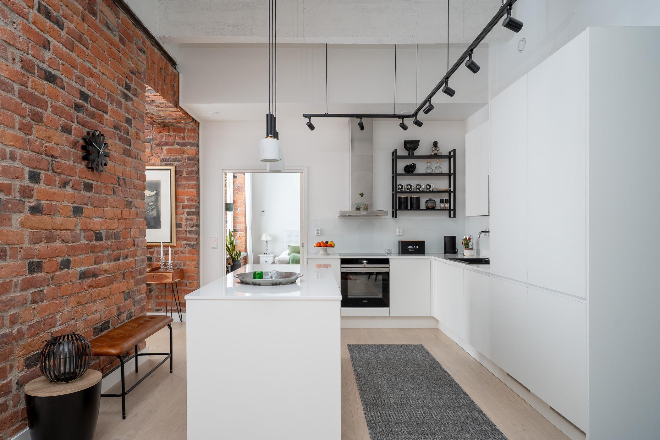 Saareke jakaa tilan ja antaa laskutilaa