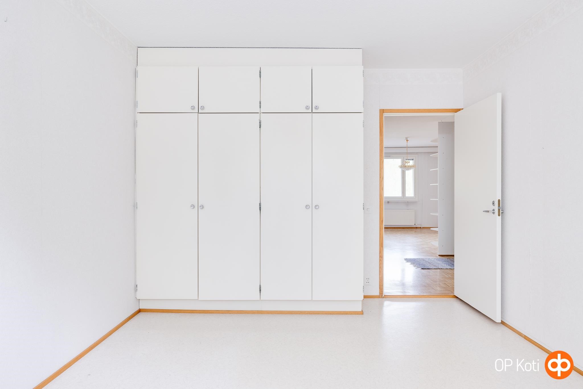 Päämakuuhuone ilman virtuaalistailausta