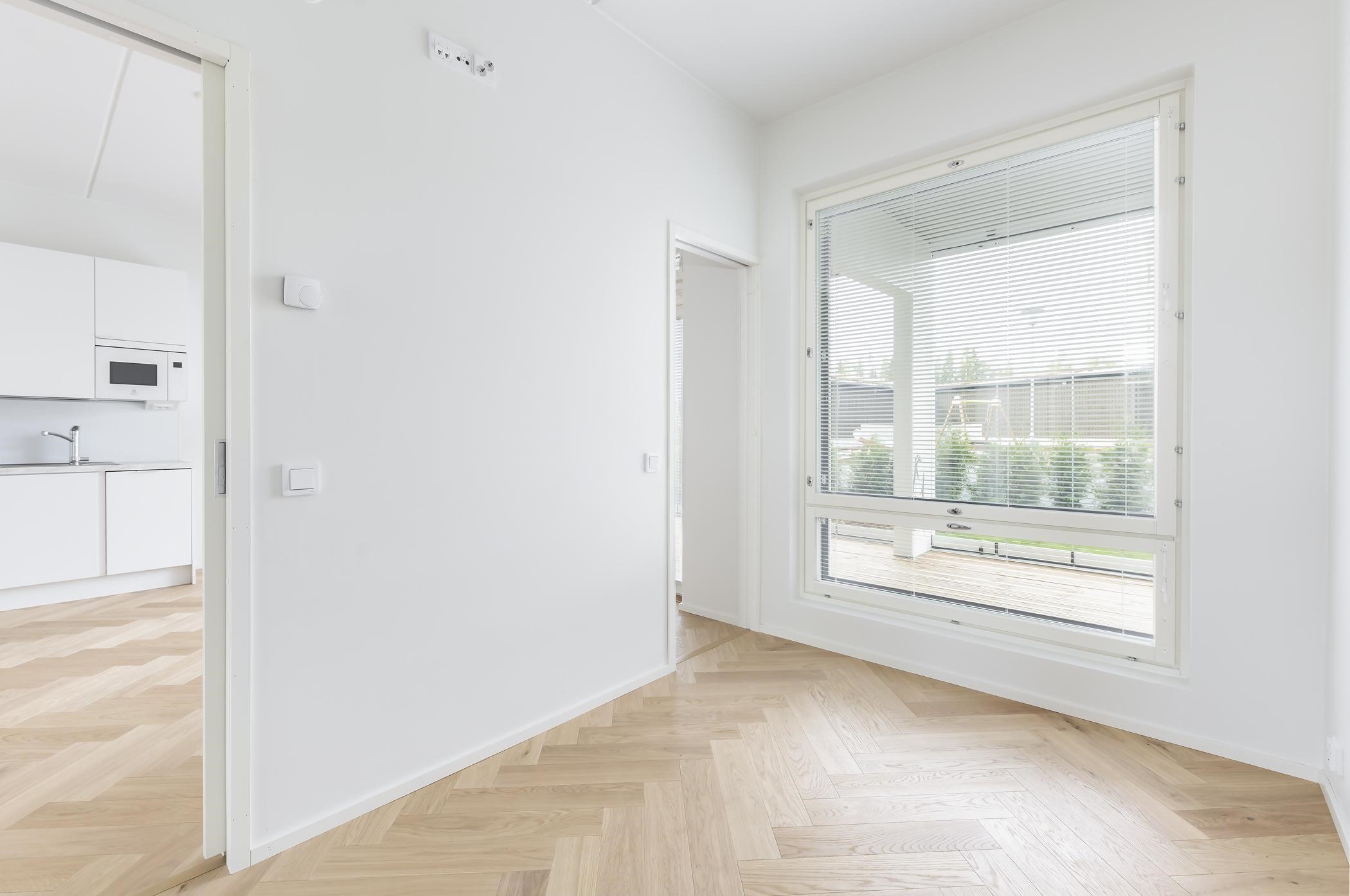 Asunto tyhjänä ja uutena kuvattuna