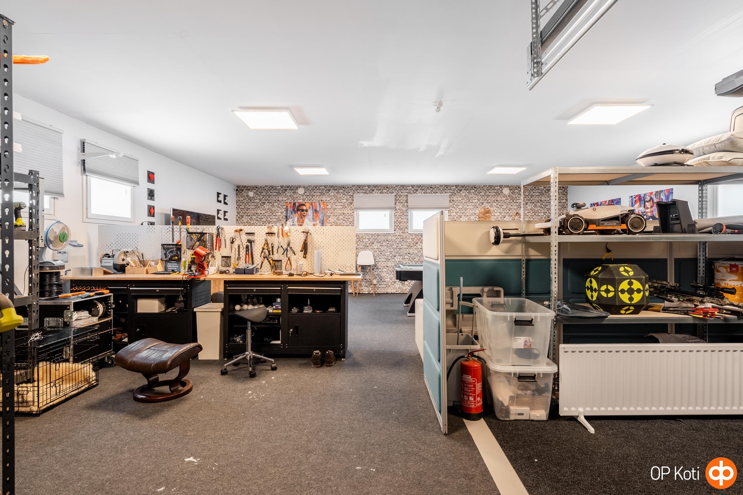 Hallissa on paljon lisätilaa