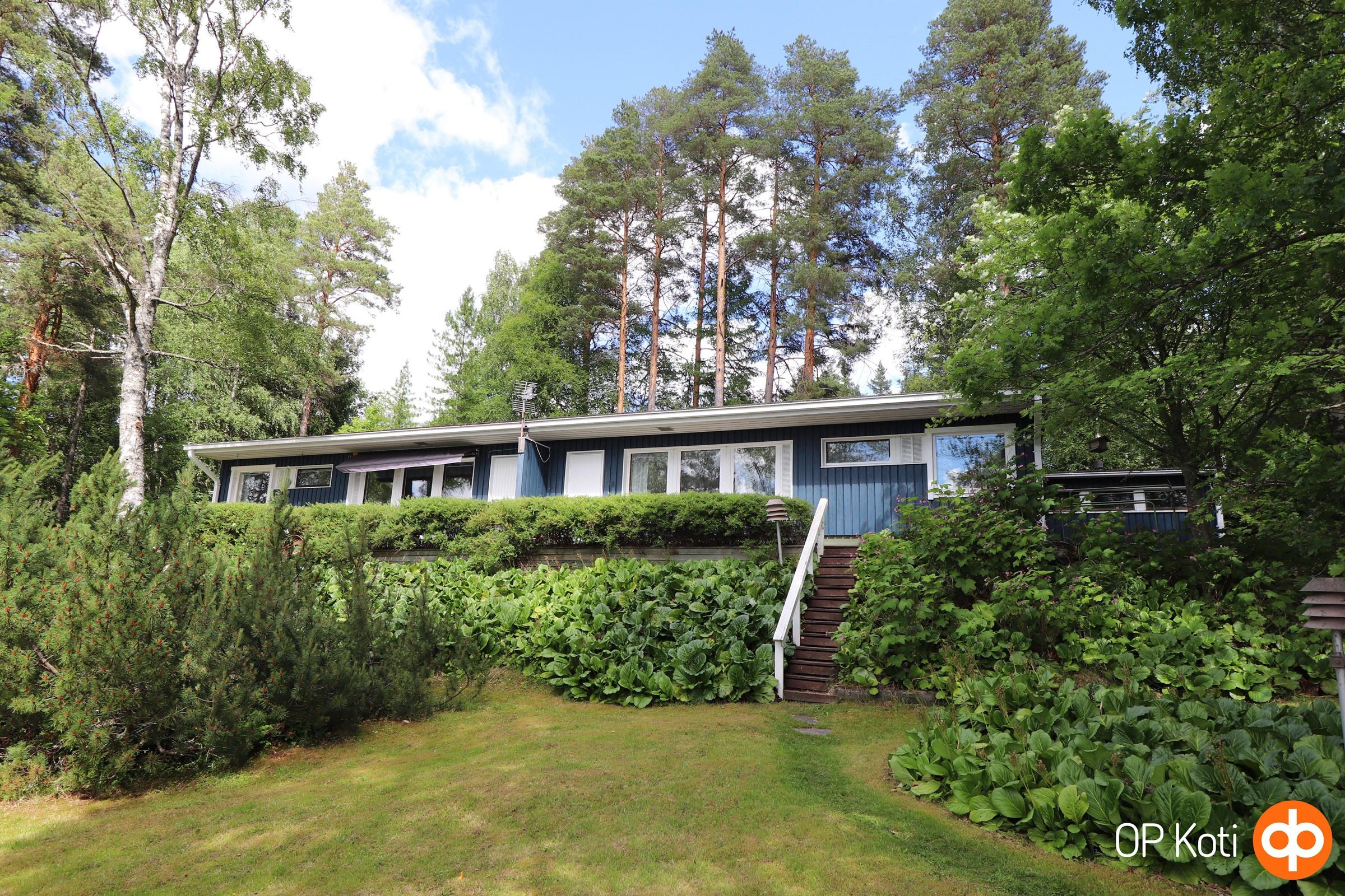 Julkisivu