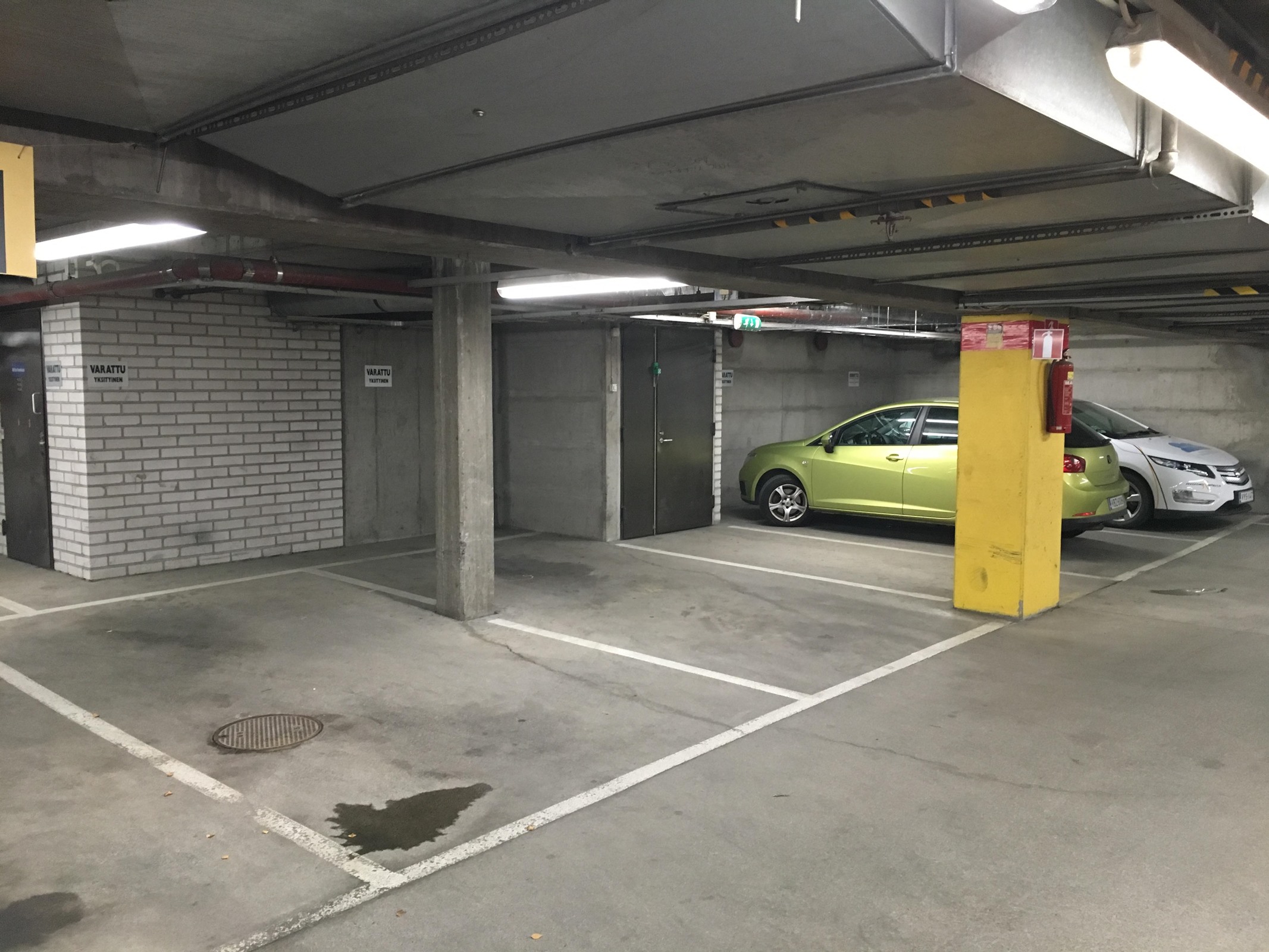 Paikka 84 on keltaisen tolpan vieressä