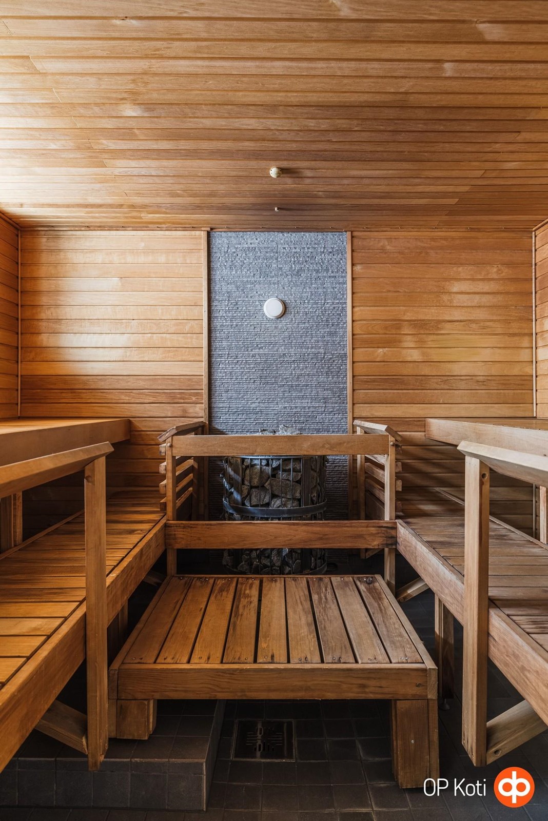 Taloyhtiön saunatilaa