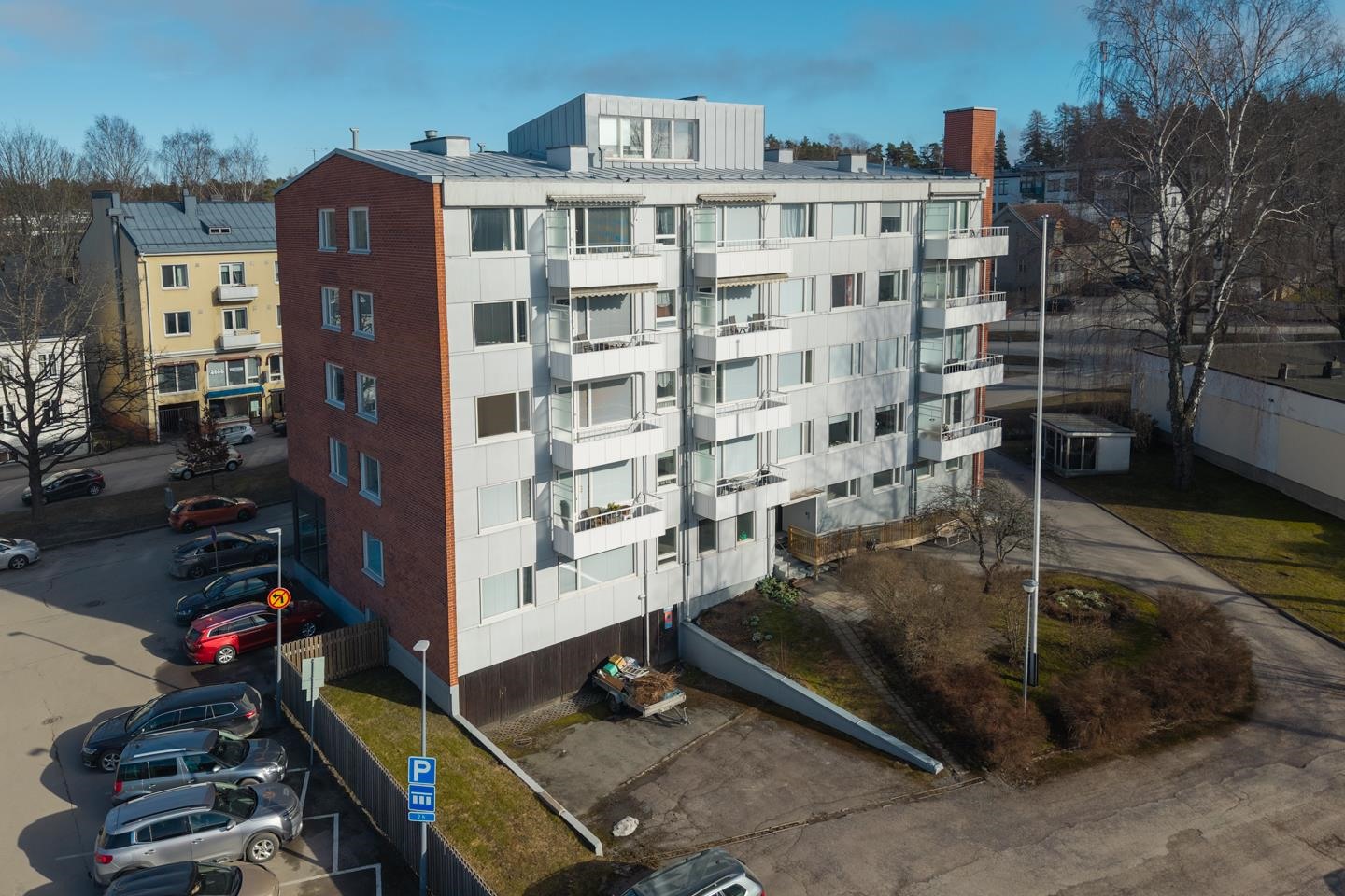 Fasad från gården / Julkisivu pihalta päin
