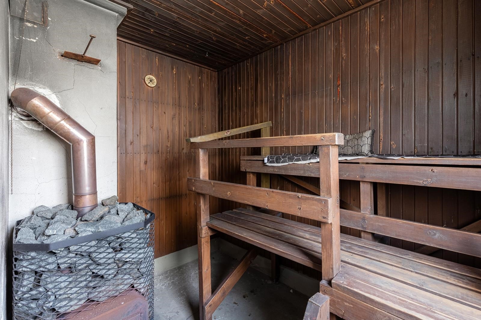 Piharakennuksessa myös sauna