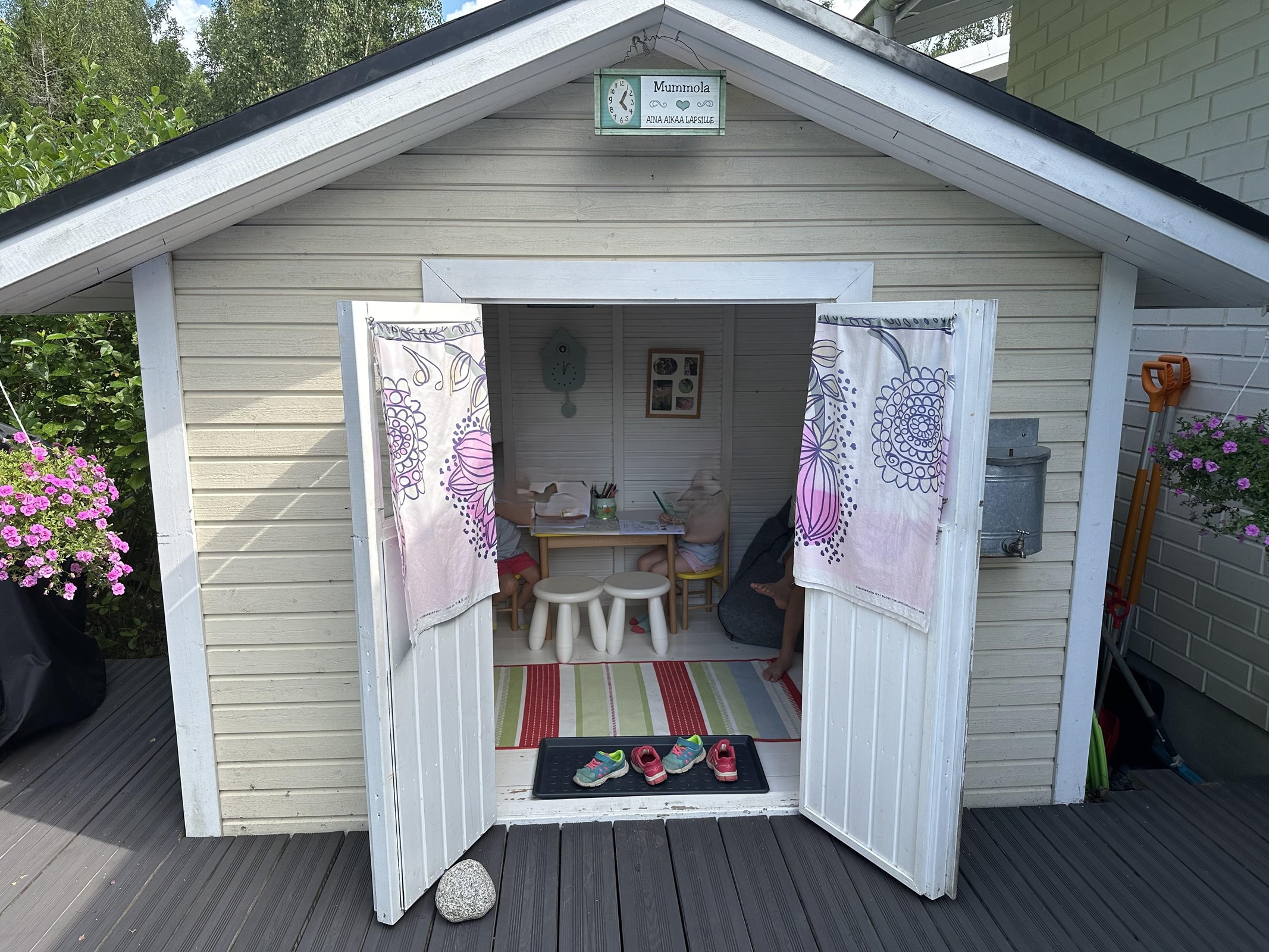 myyjän kuvia kesältä