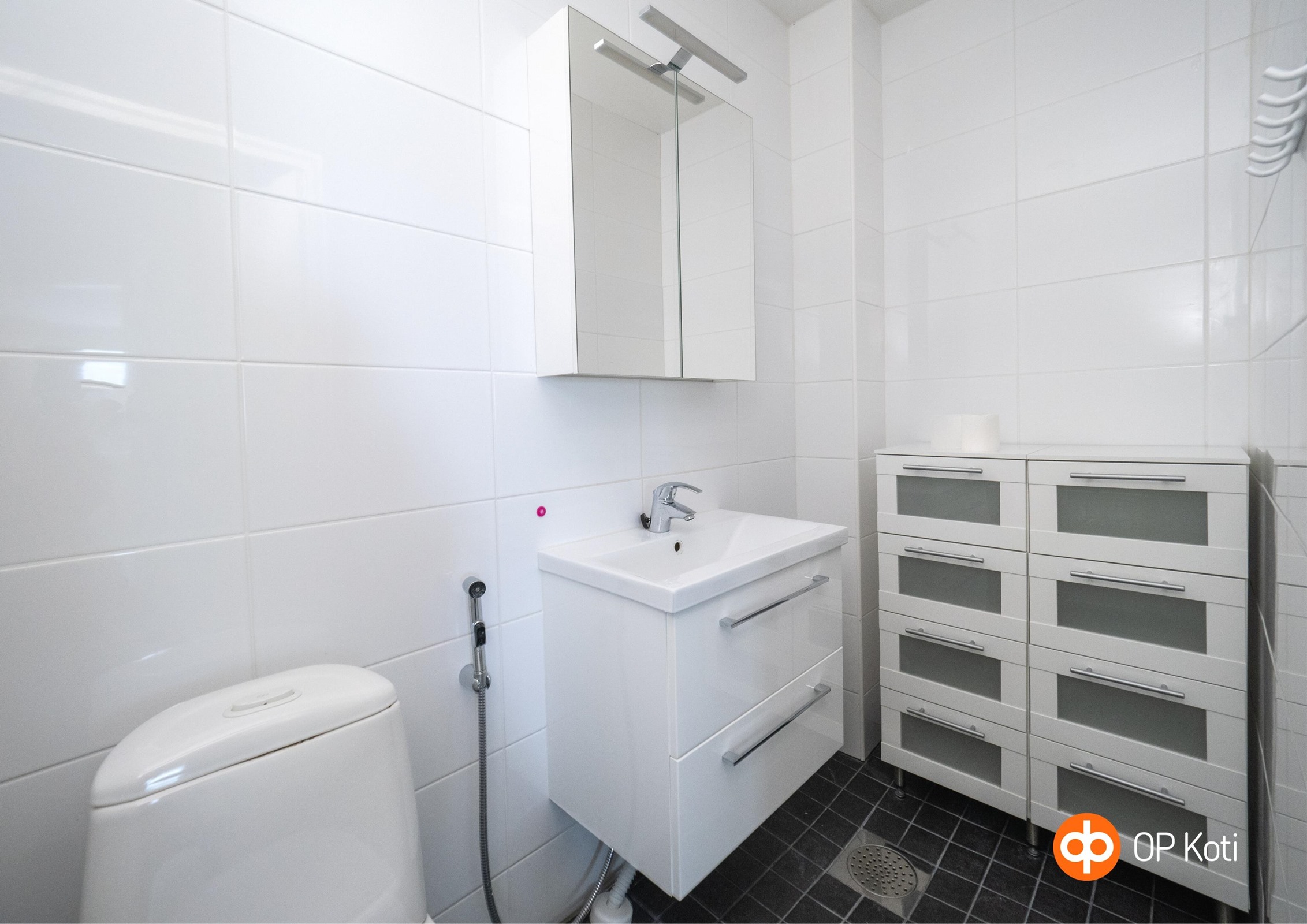 Yläkerrassa erilliswc