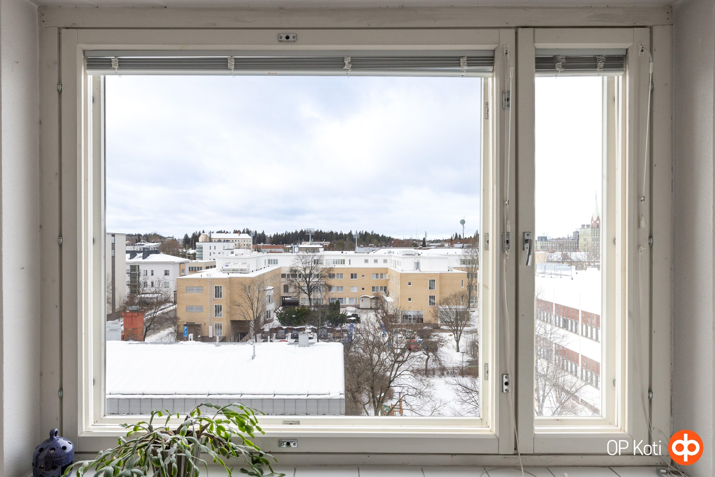 Olohuoneesta näkymät kaupungin ylle