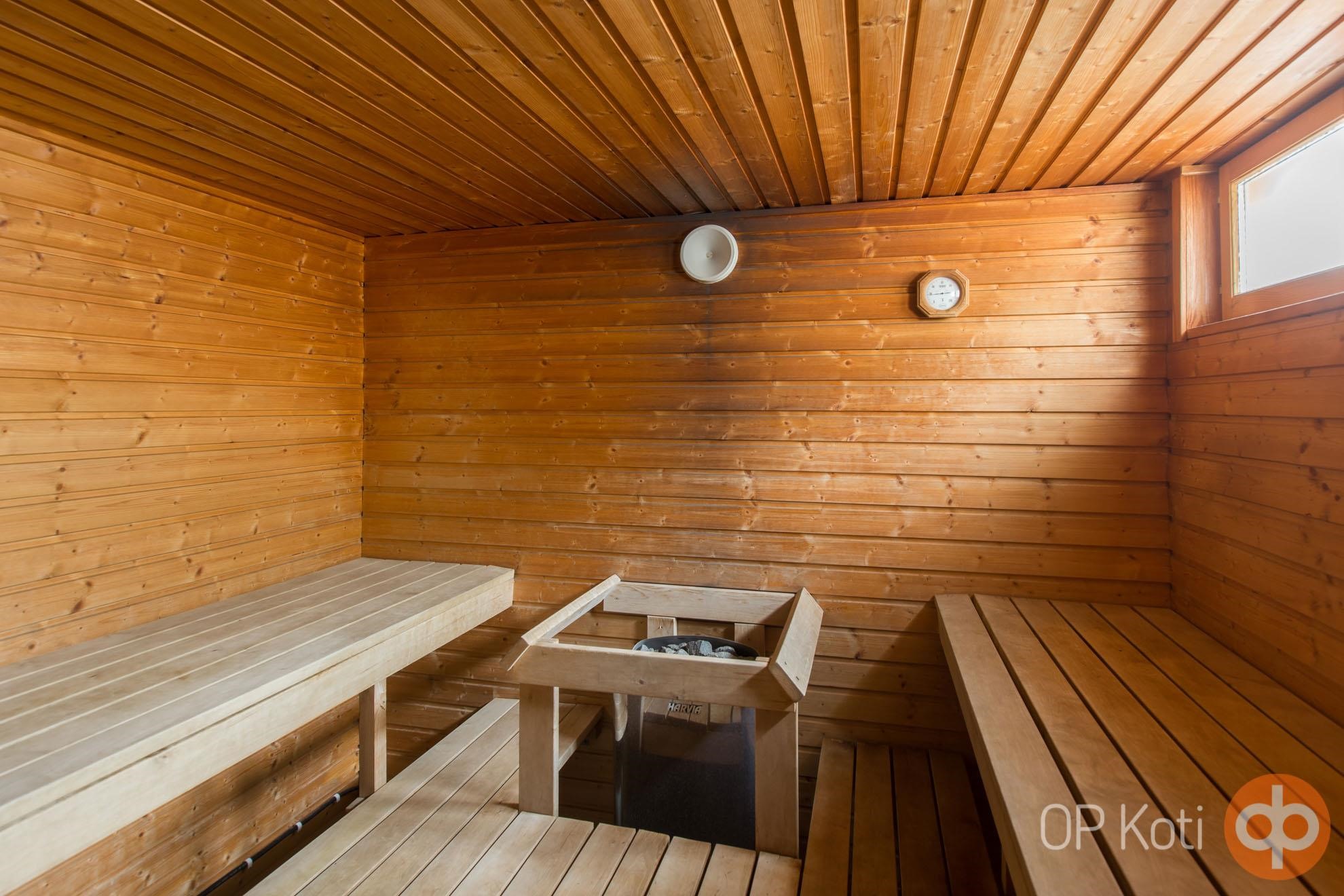 iso sauna
