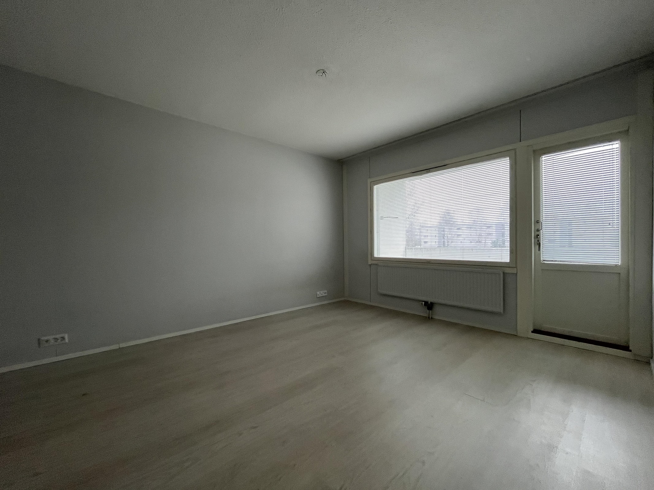 olohuone, ovi parvekkeelle