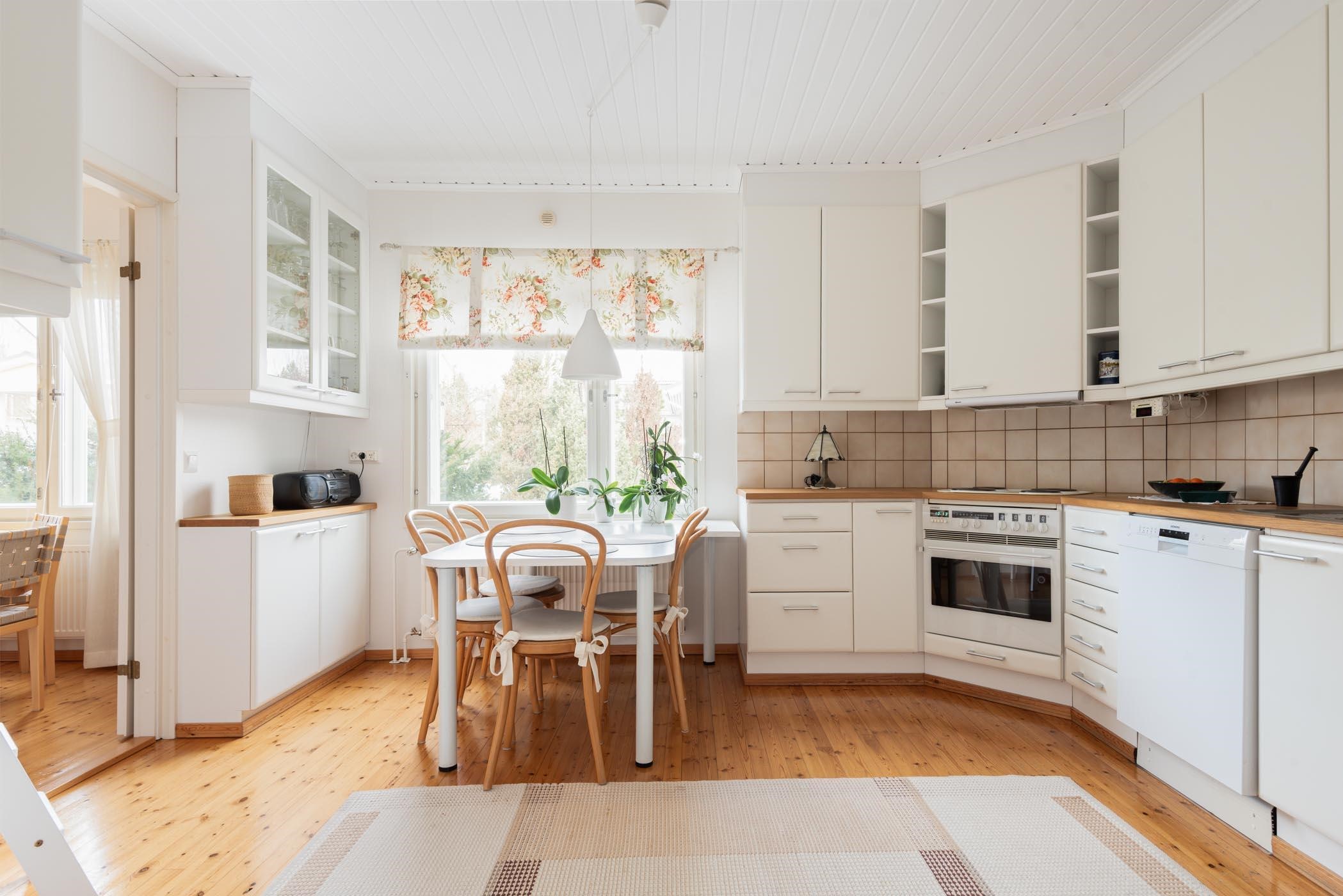 kivan kokoinen keittiö