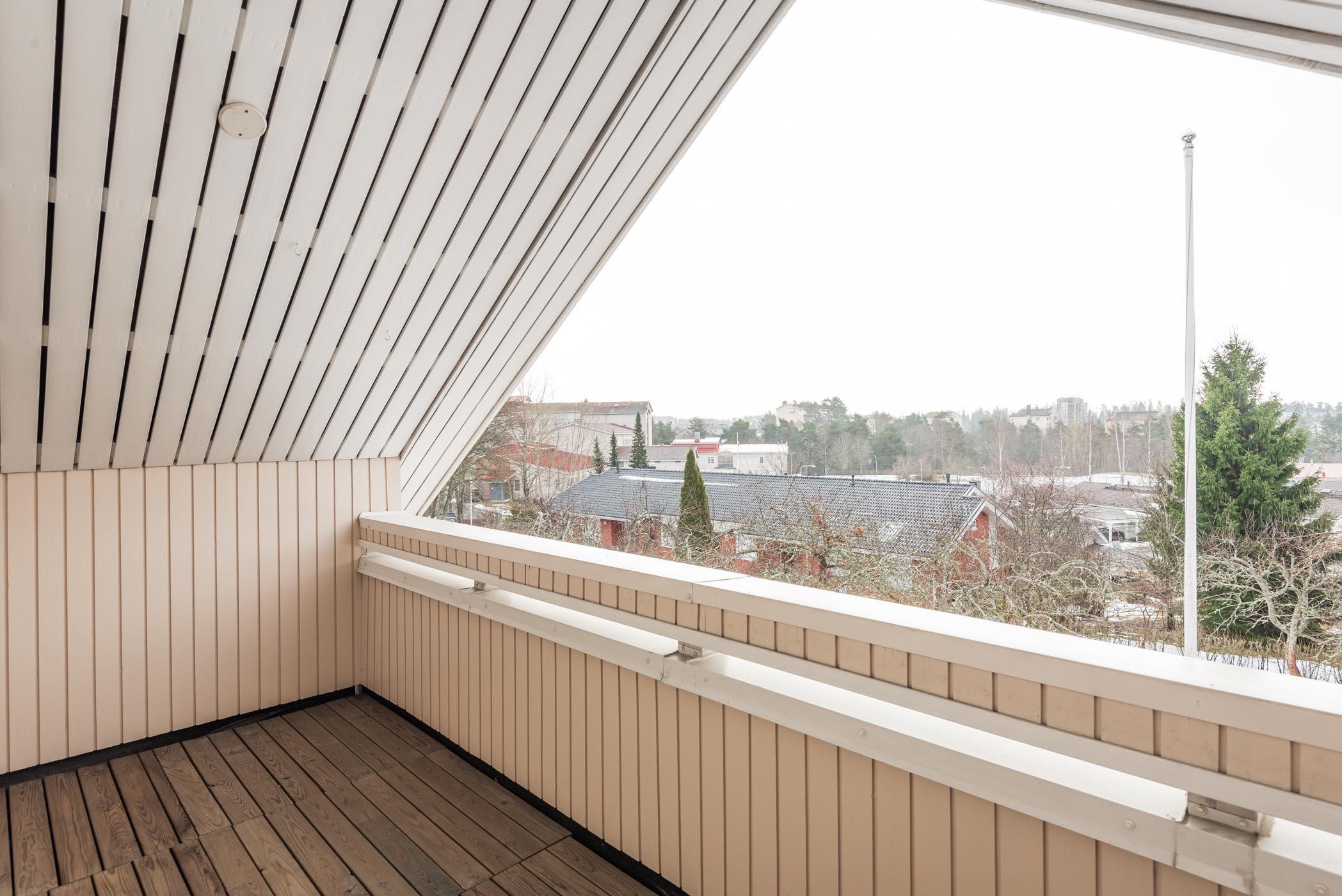 katettu eteläparveke