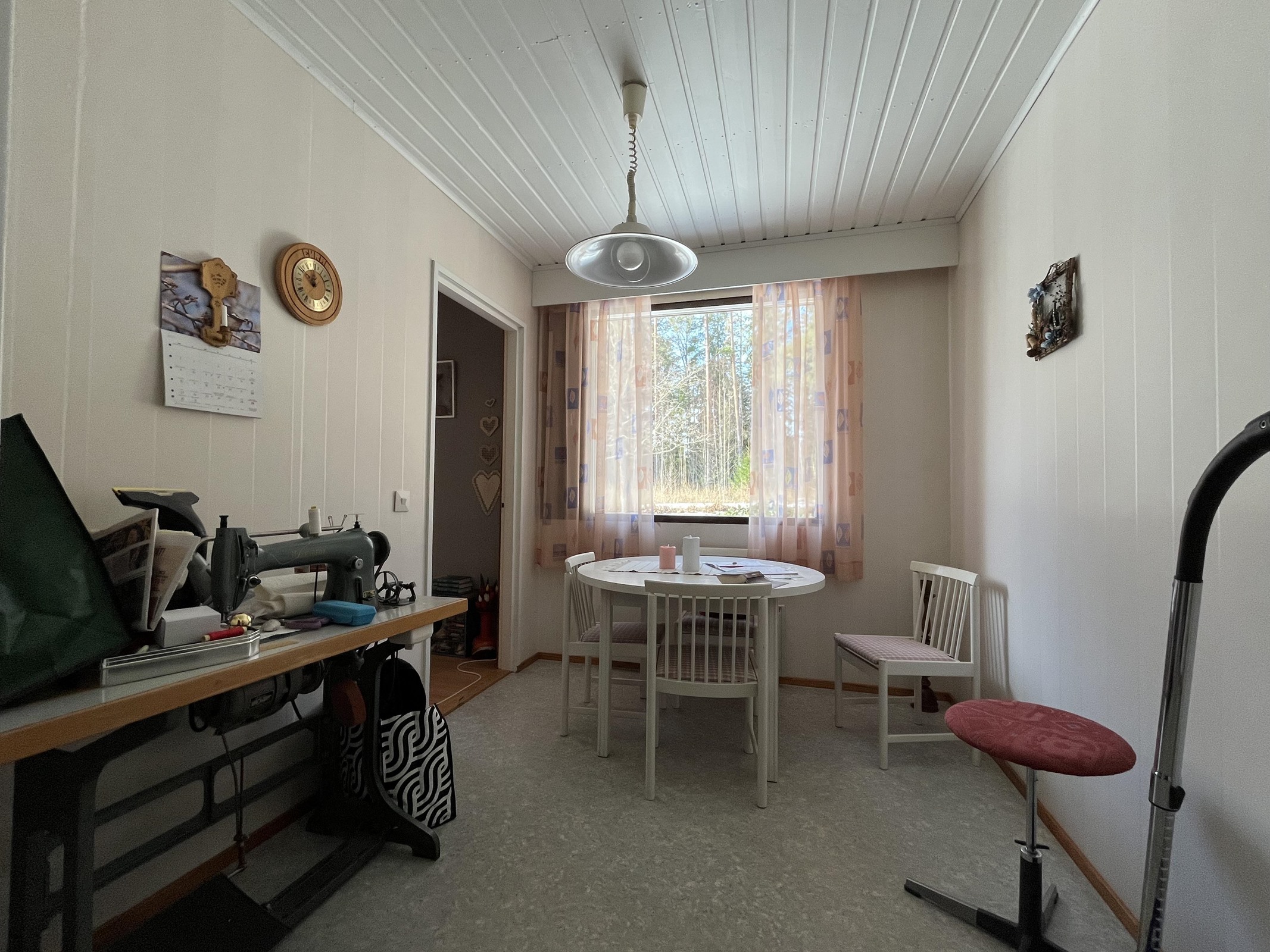 keittiön ruokailutila