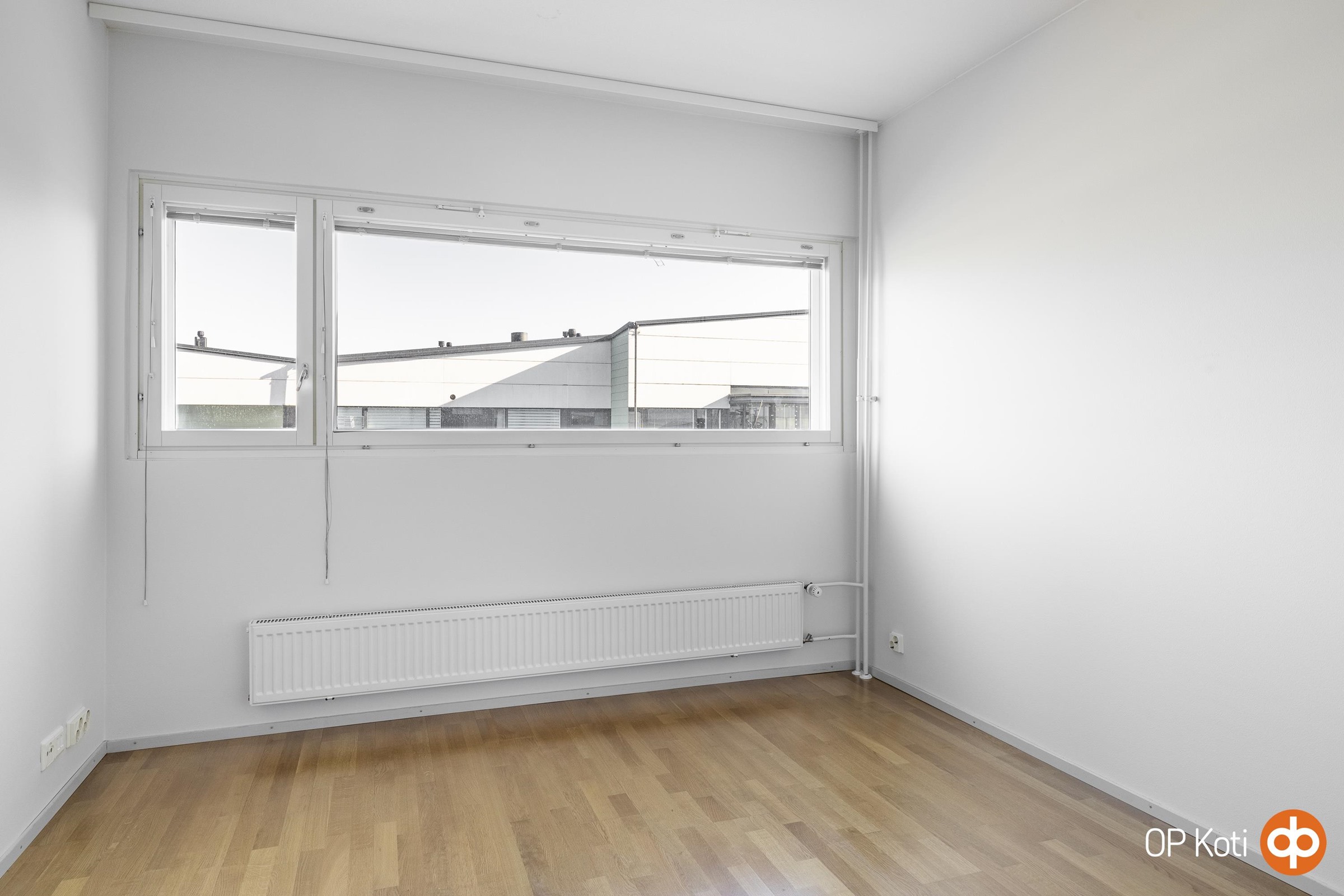 Makuuhuone 2 sisäpihan puolelle