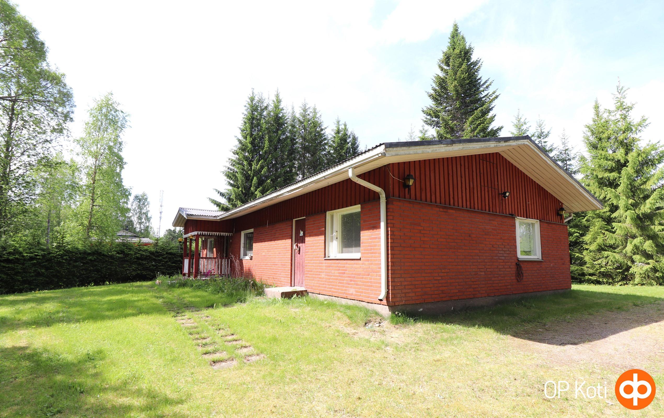 Julkisivu
