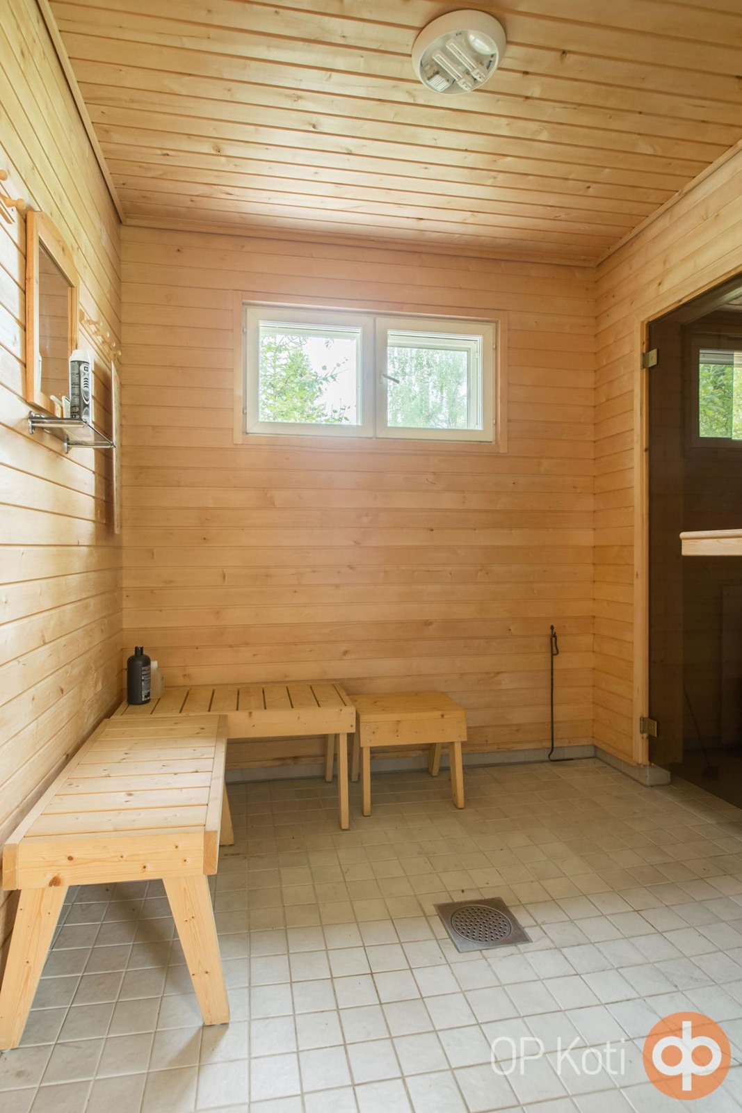 Saunarakennuksen pesuhuone