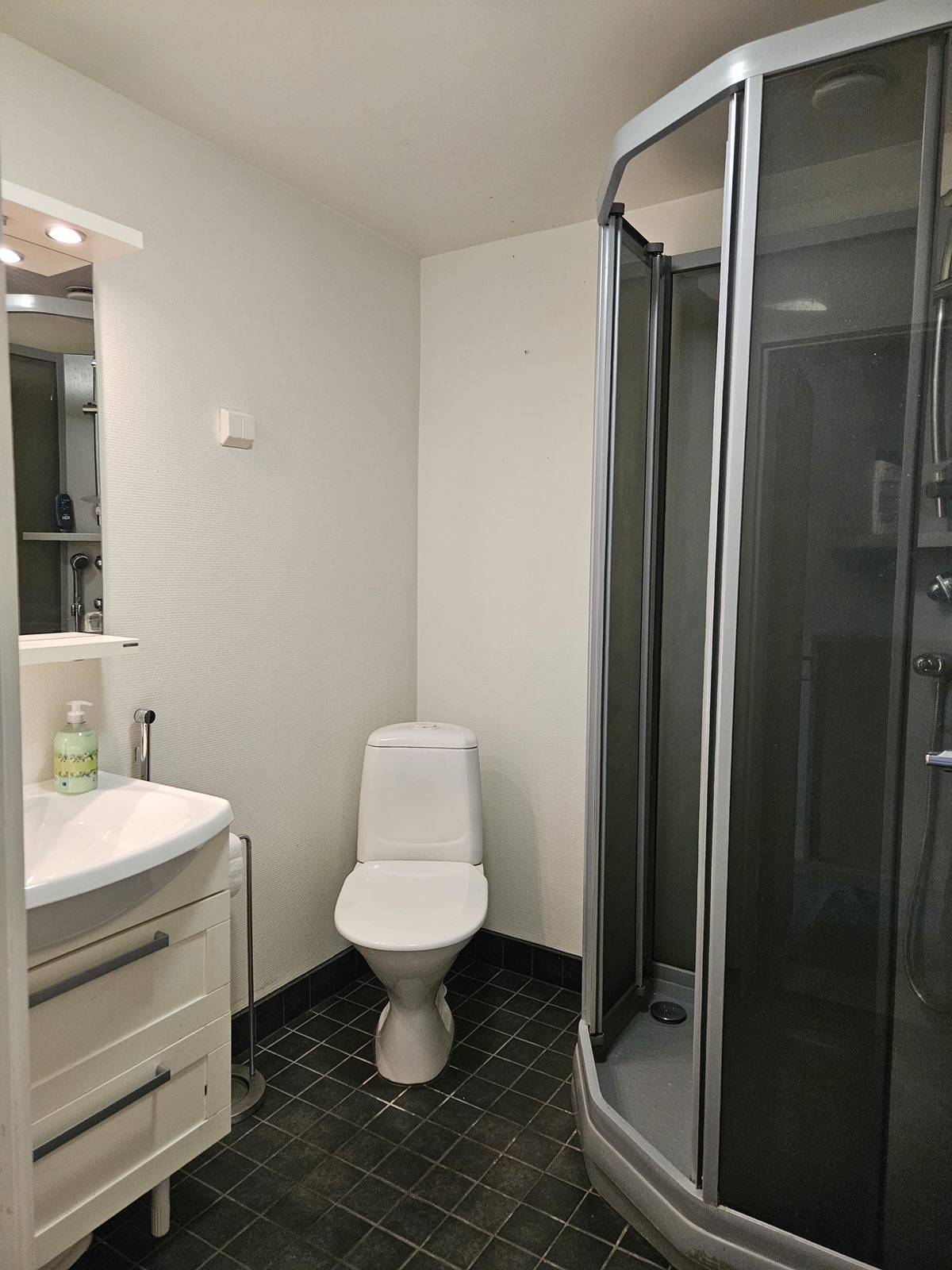 wc-suihku yläkerrassa