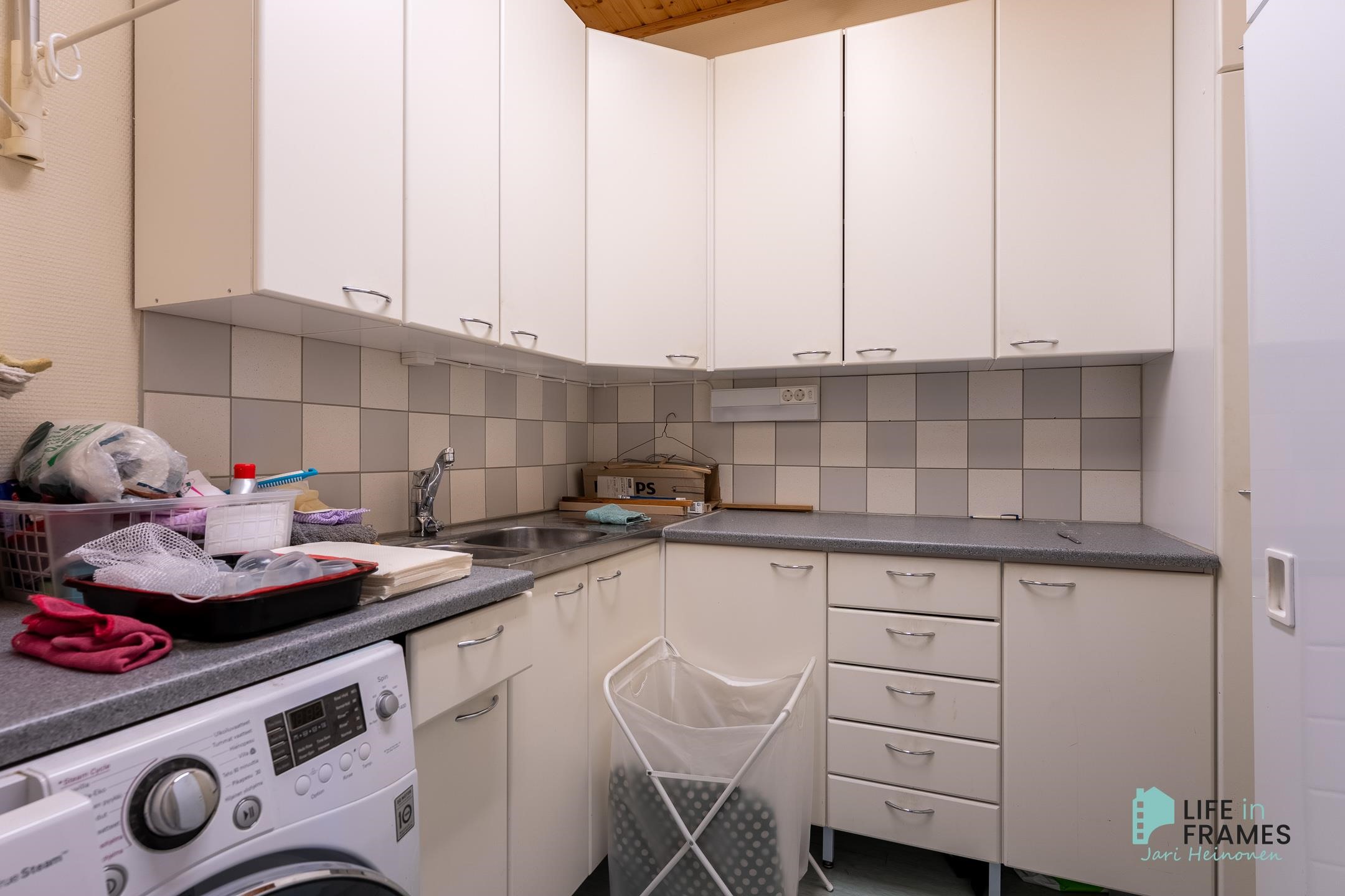 asuinhuoneisto kodinhoitohuone