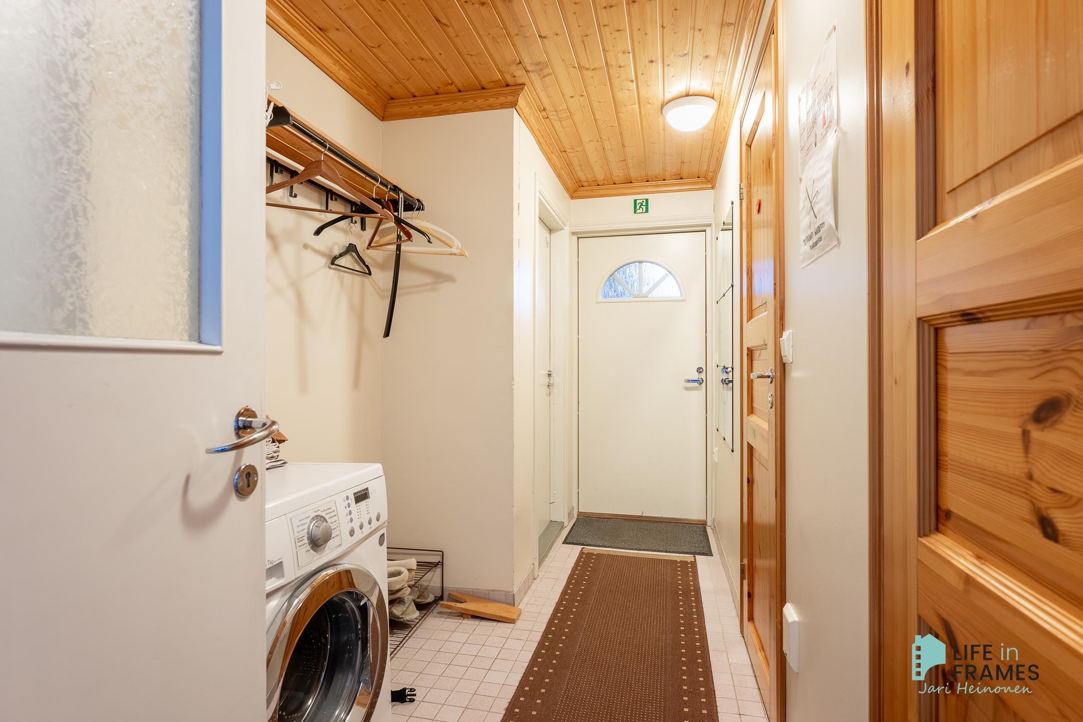 majoituspuolen eteinen