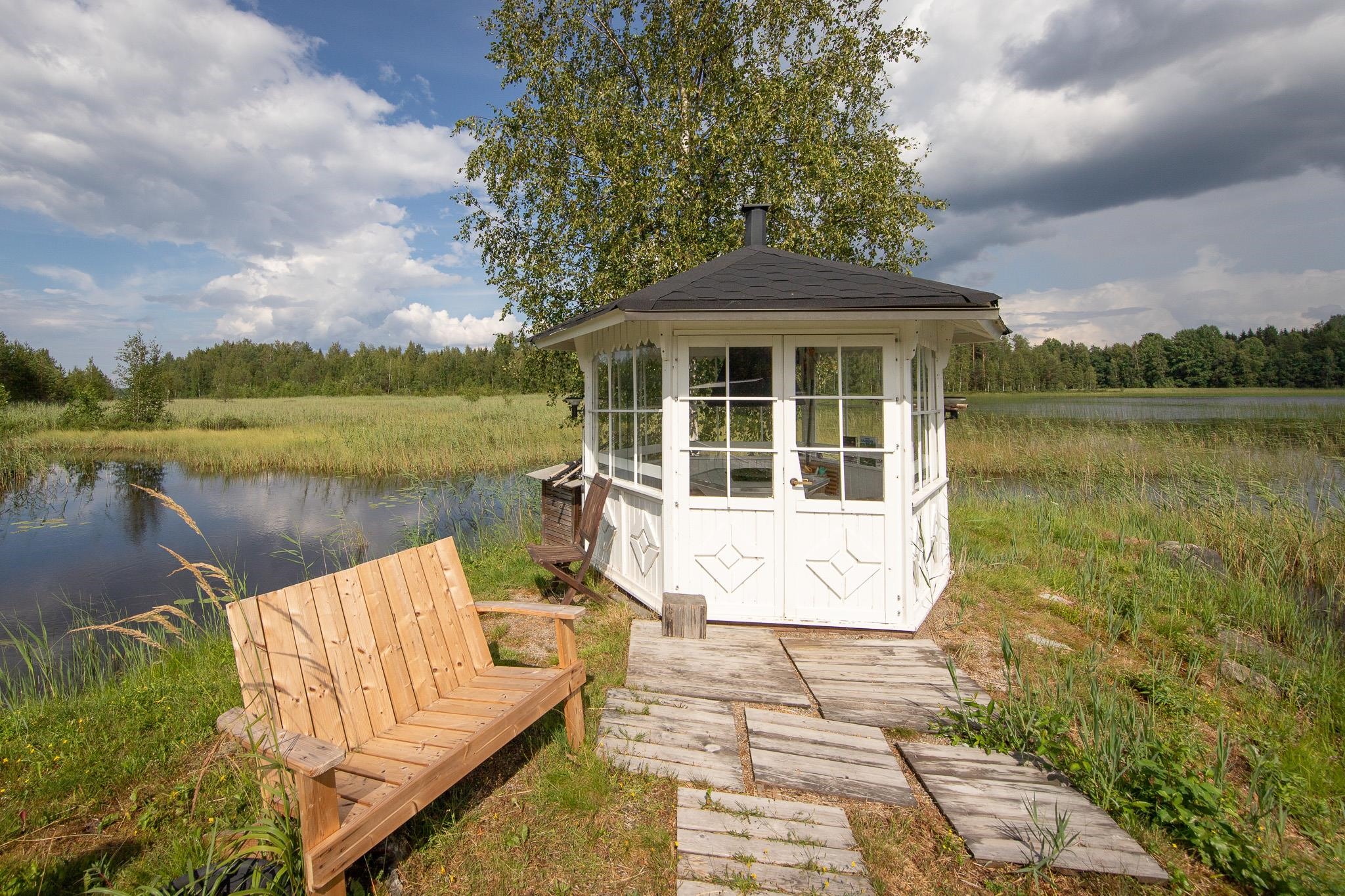 Grillikota niemen kärjessä