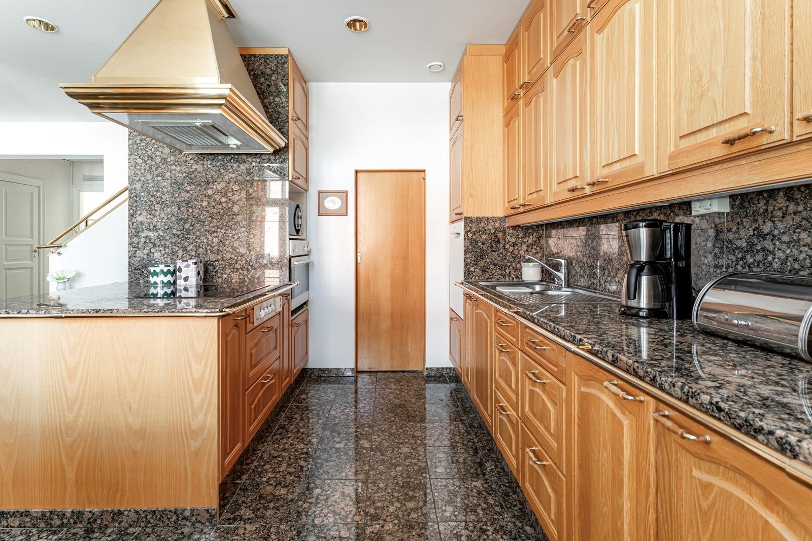 kt, runsaasti tasoja