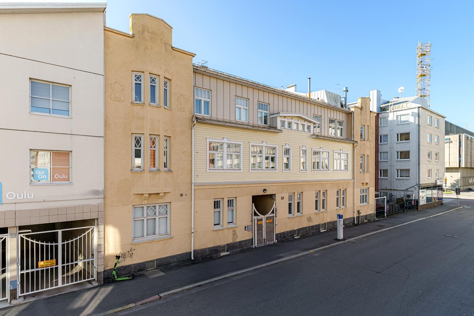 asunto kahdessa ylimmässä kerroksessa