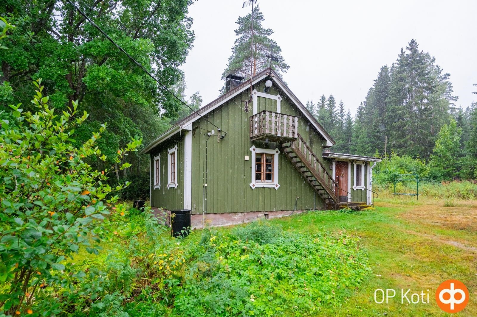 Julkisivu
