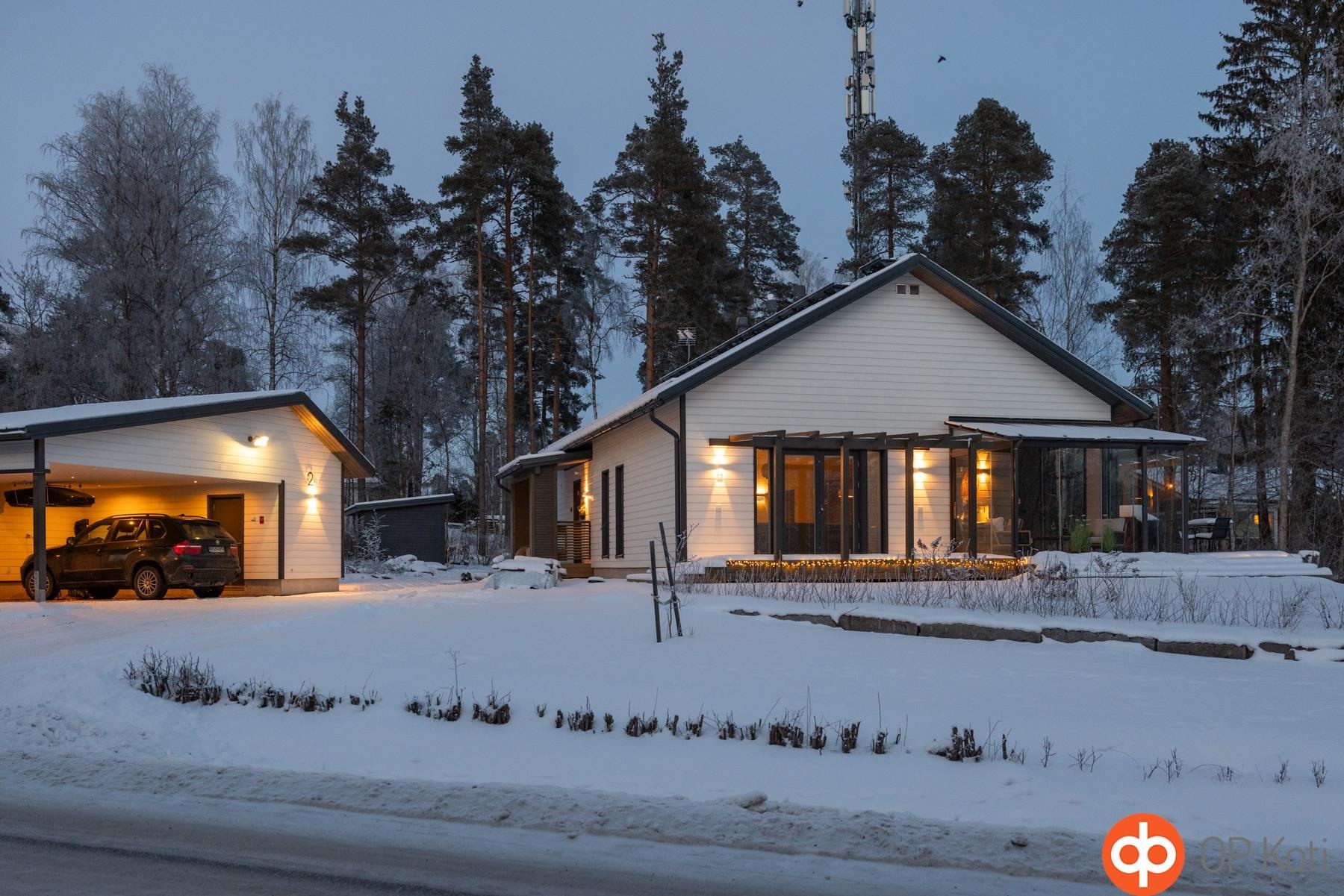 Karjalankadulta päin