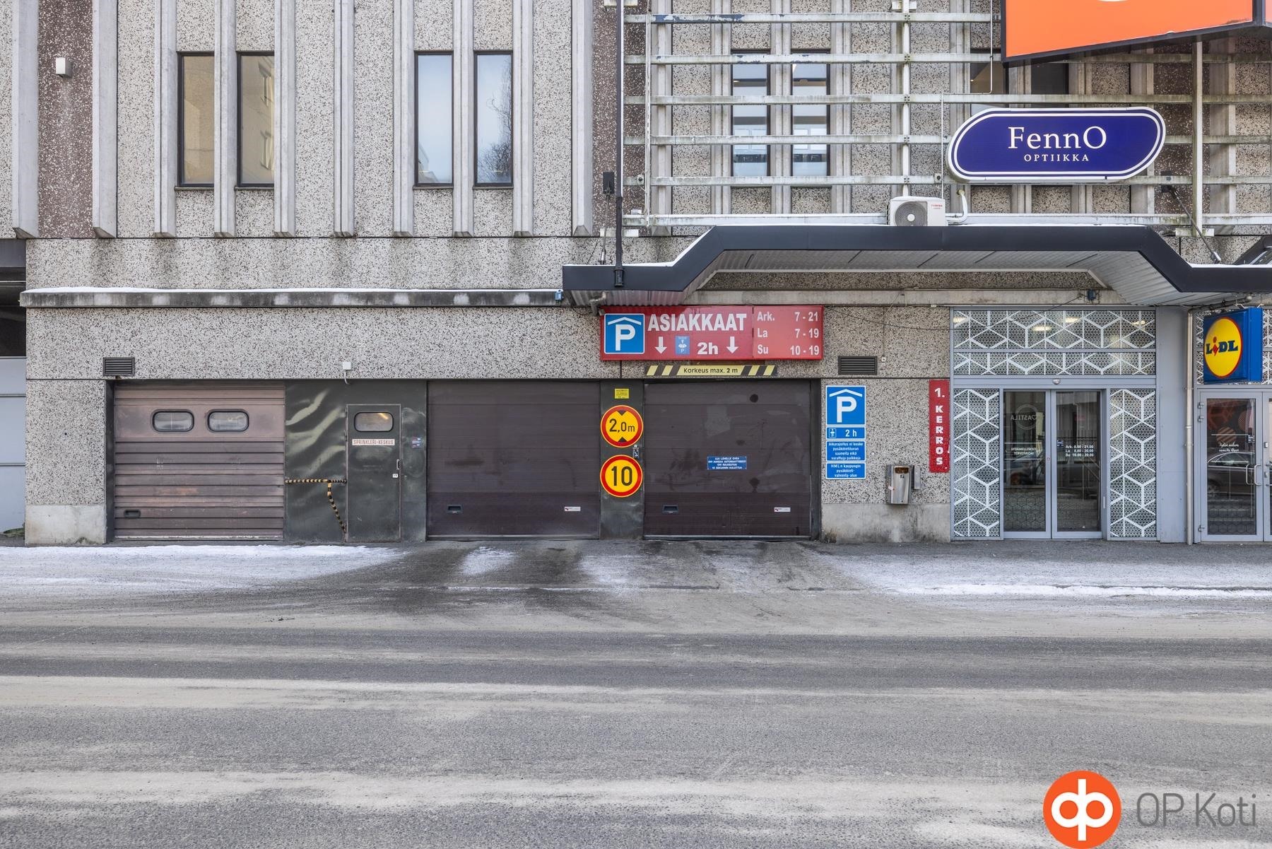 Sisäänajo Palokunnankadulta