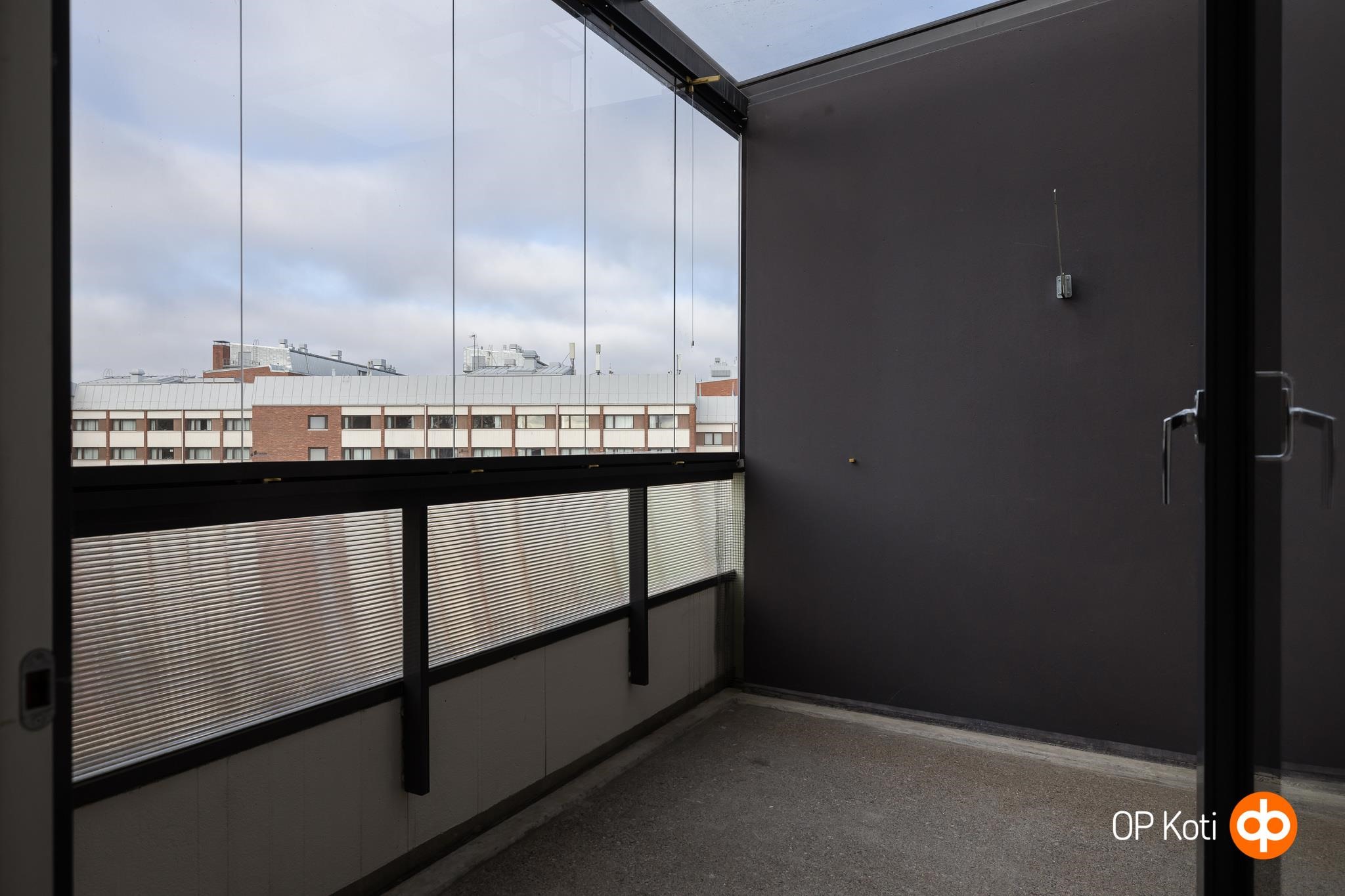 iso lasitettu parveke