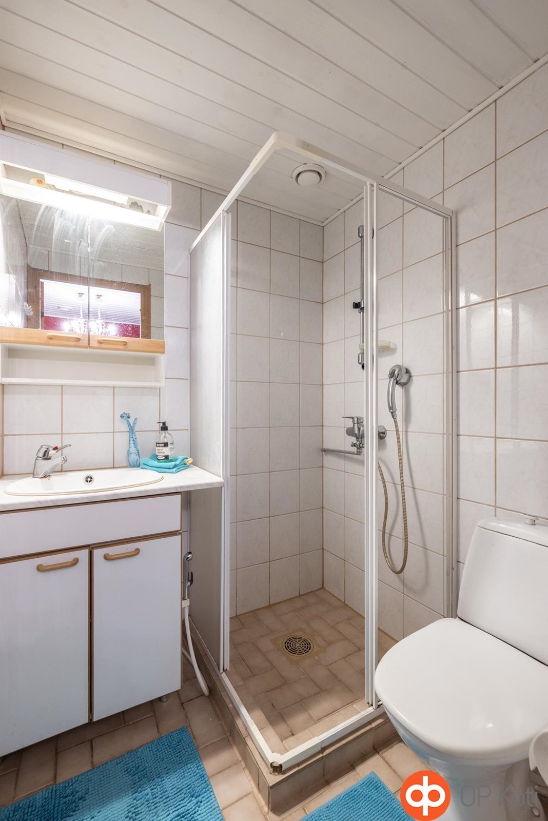 makuuhuone 1 yhteydessä oleva kylpyhuone