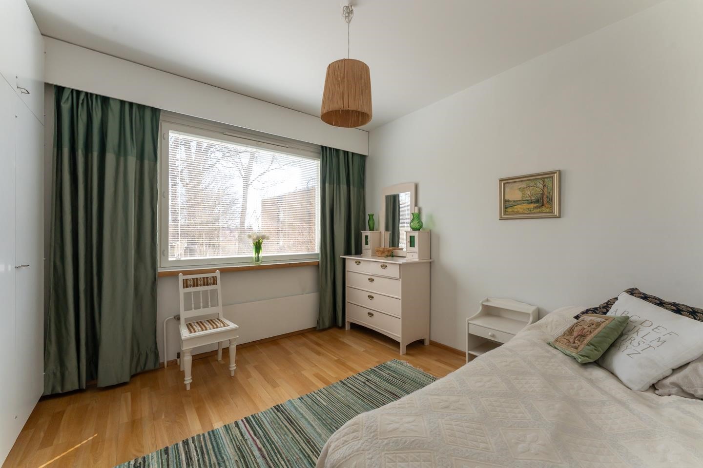 Sovrum 2 / Makuuhuone 2