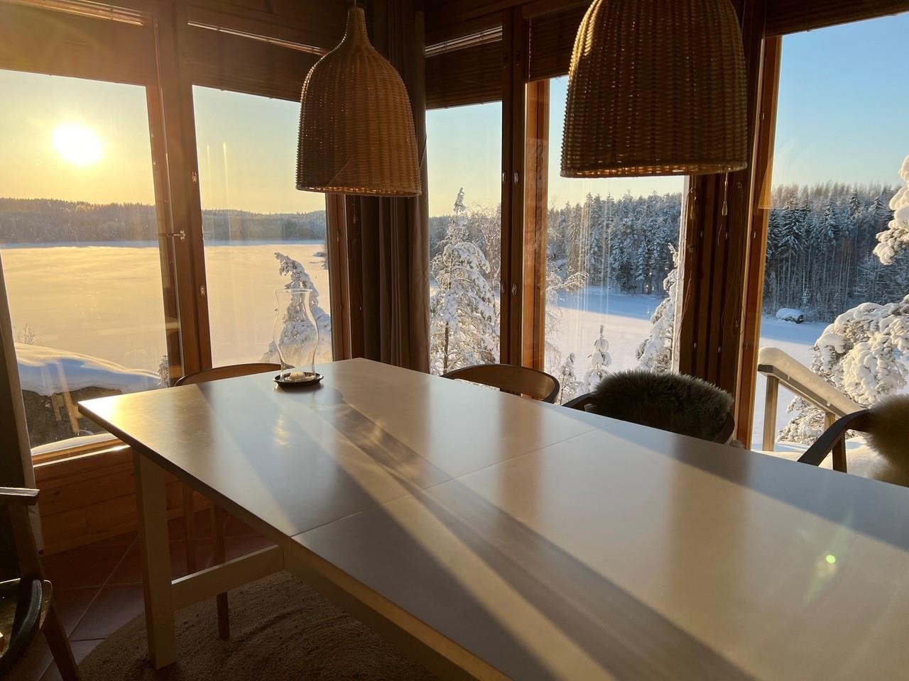 Kuvia eri vuodenajoilta