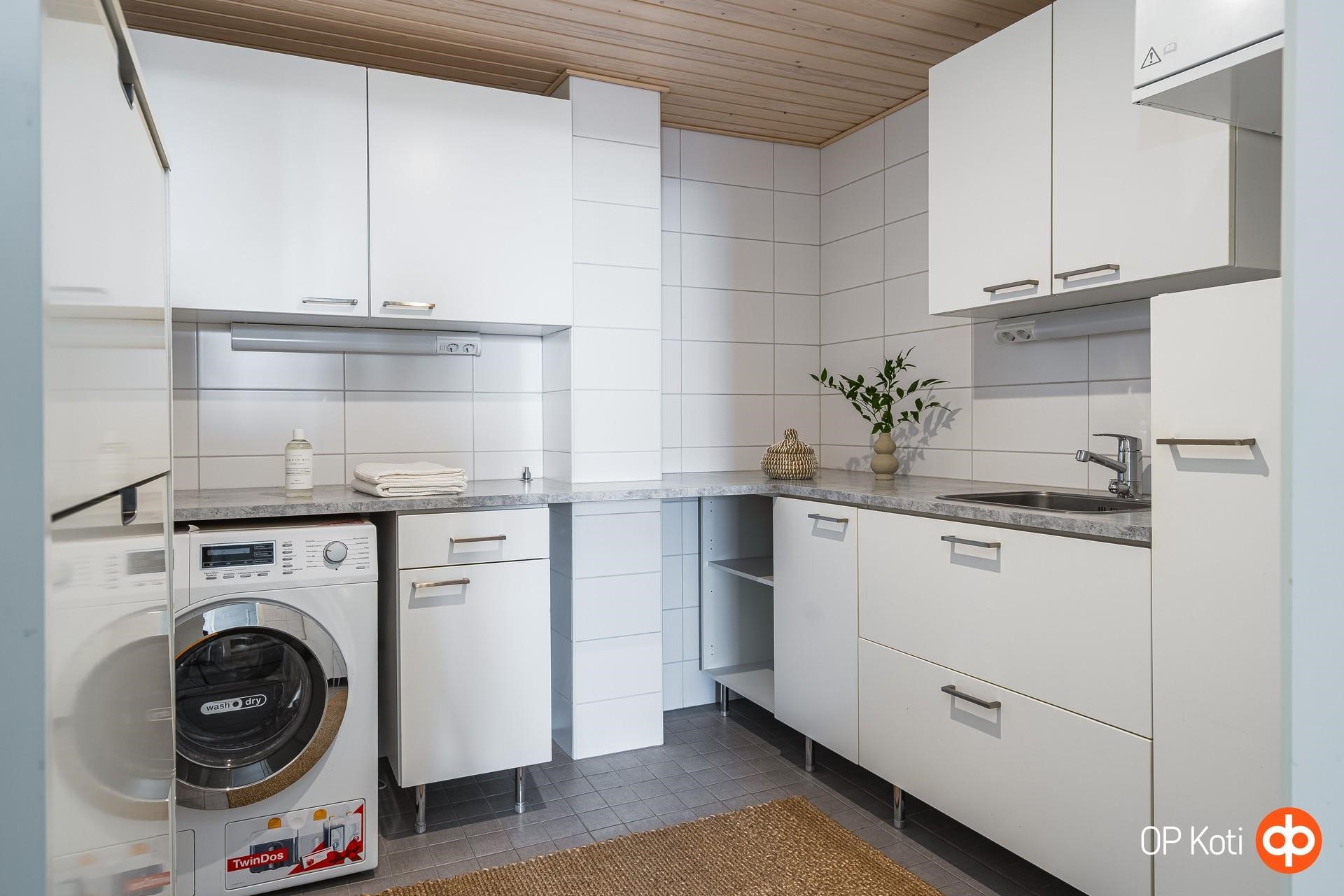 Tilava kodinhoitohuone