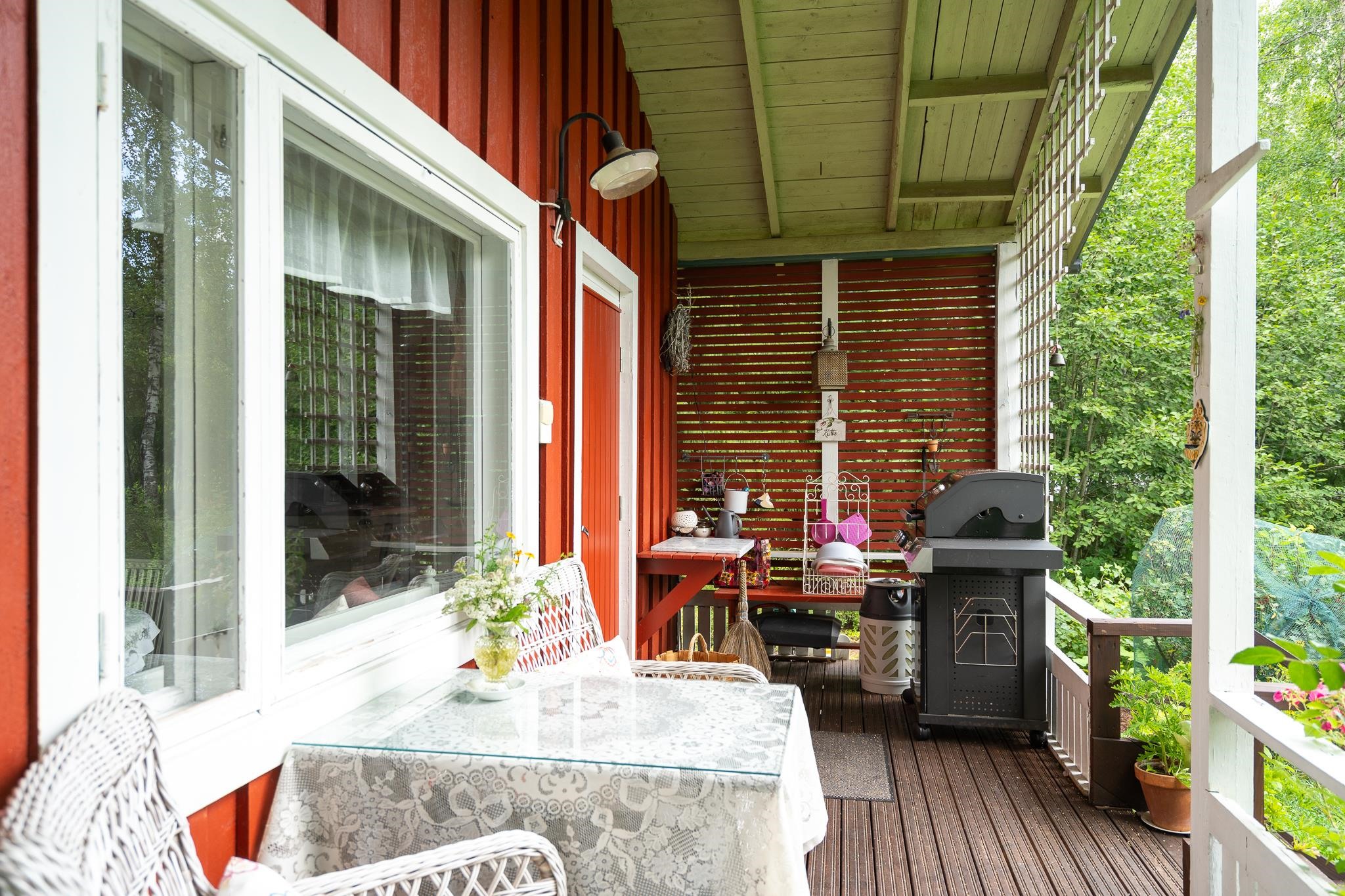 Päämökin terassia