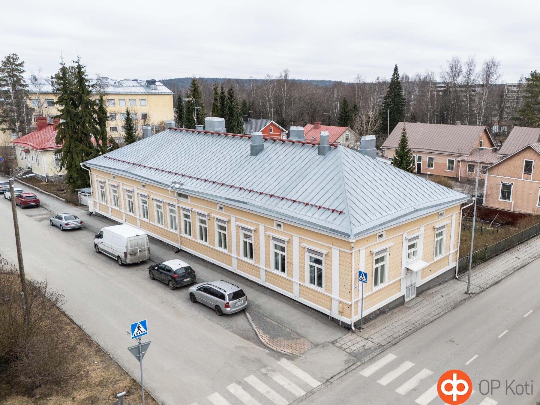 Armas Launiksen kadun ja Lukiokadun risteys