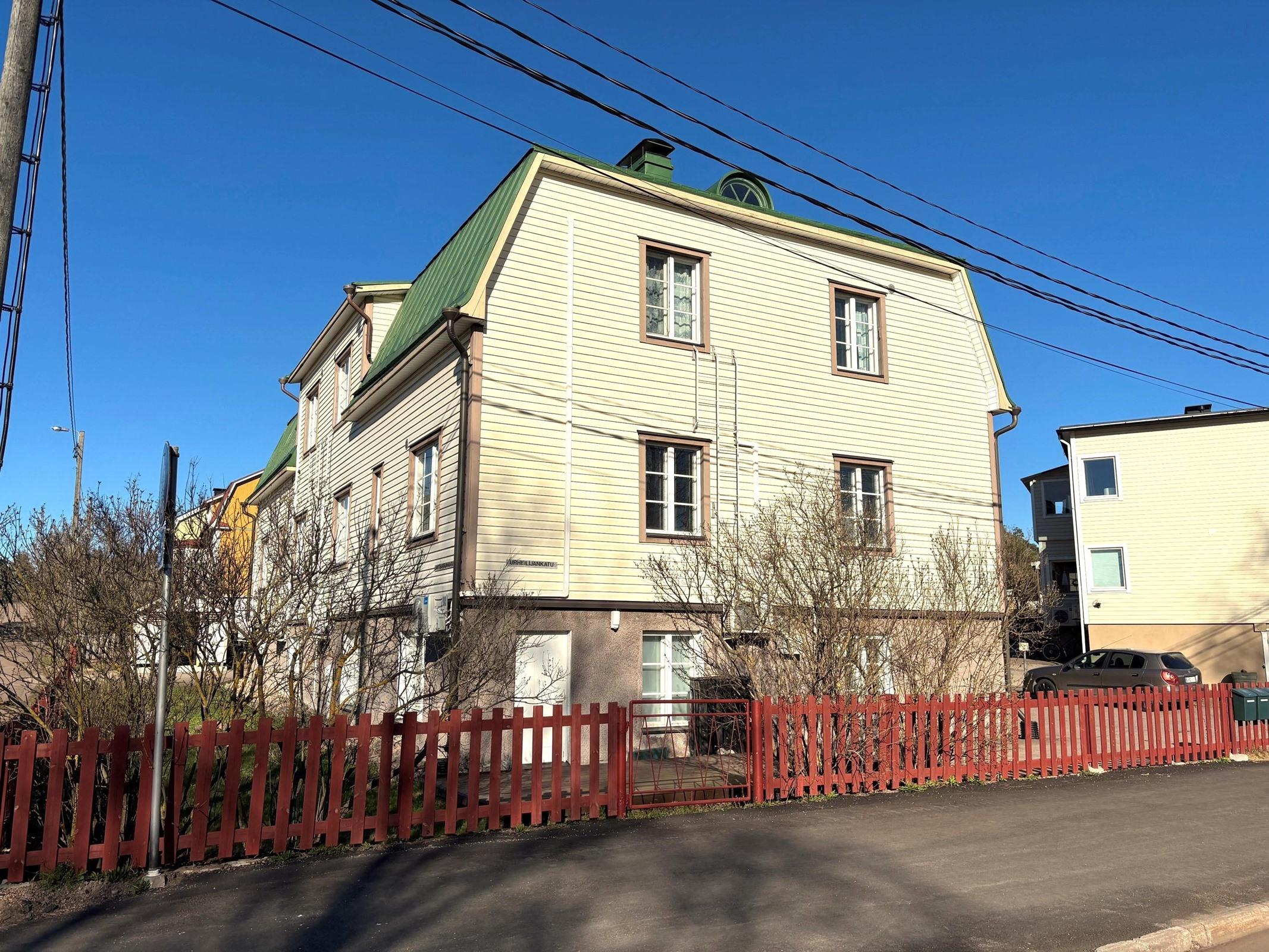 julkisivu