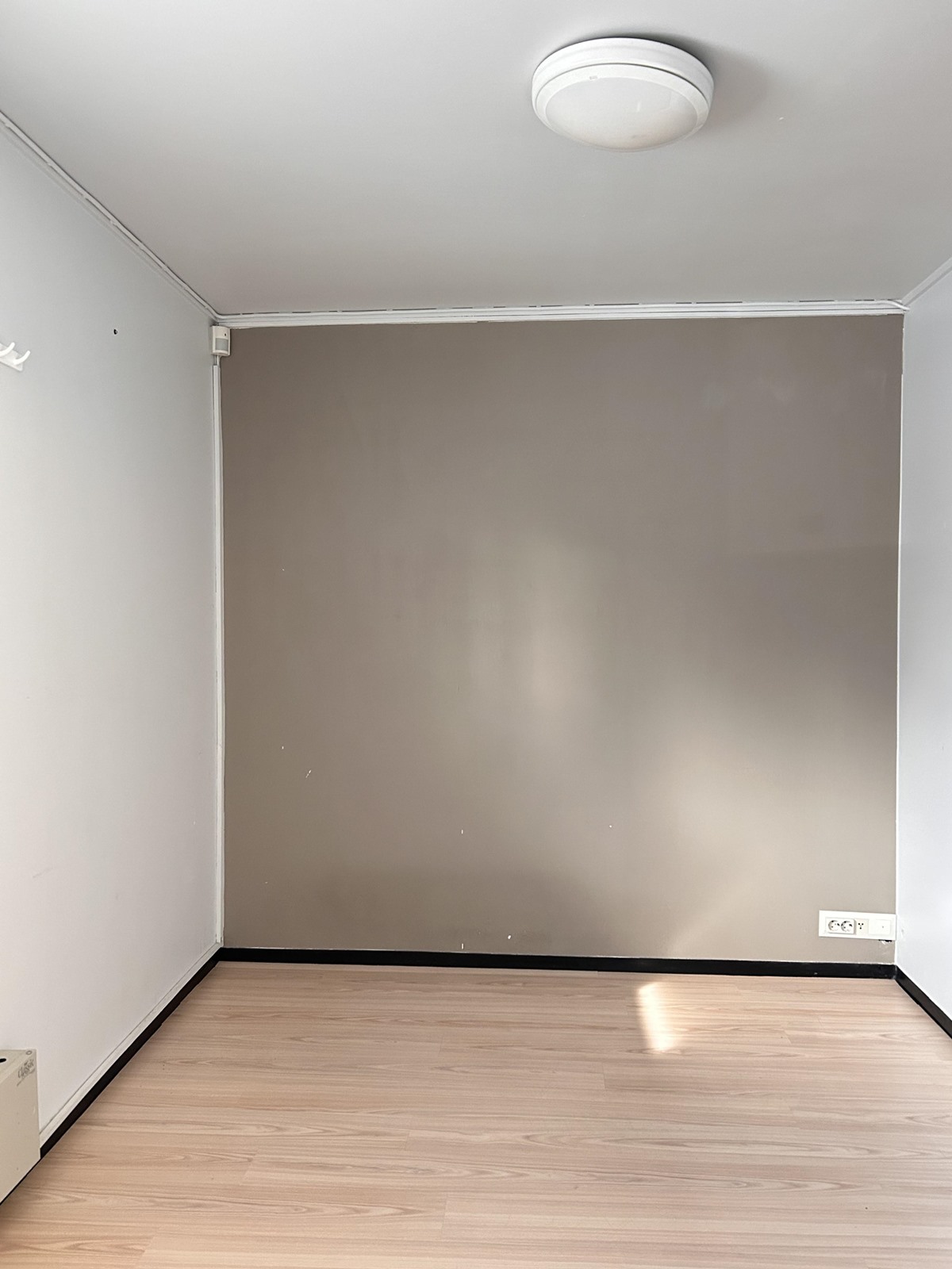Huone, josta käynti makuuhuone 2