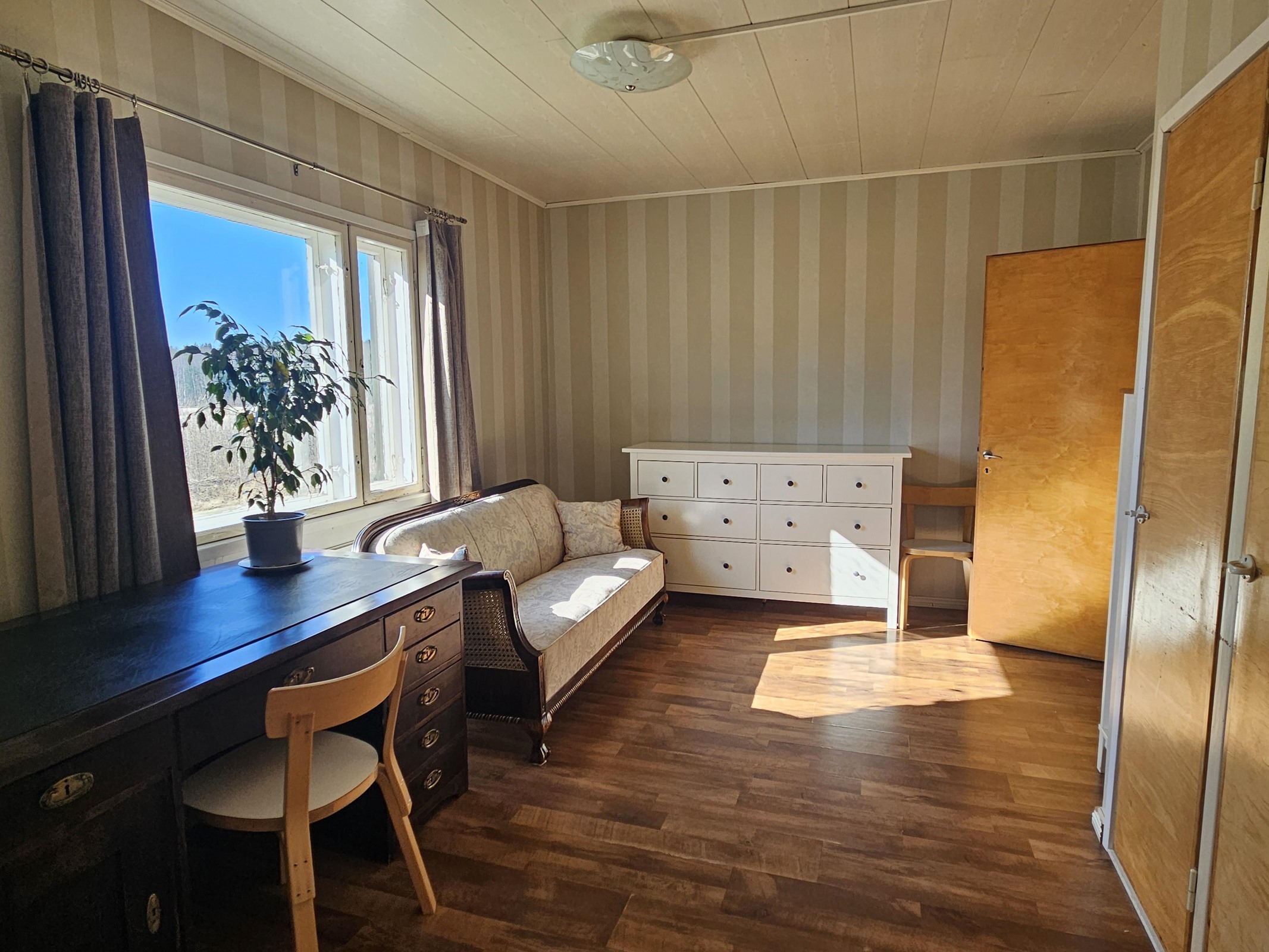 makuuhuone keskikerroksessa