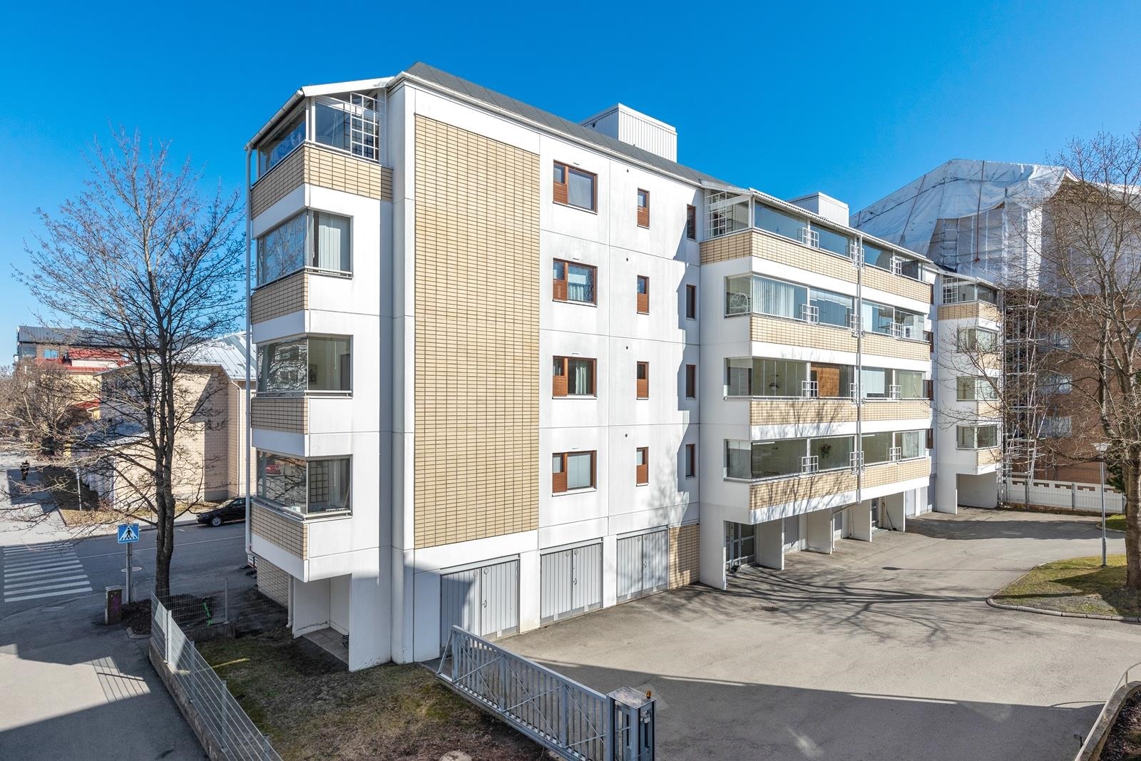 Ylimmän kerroksen asunto