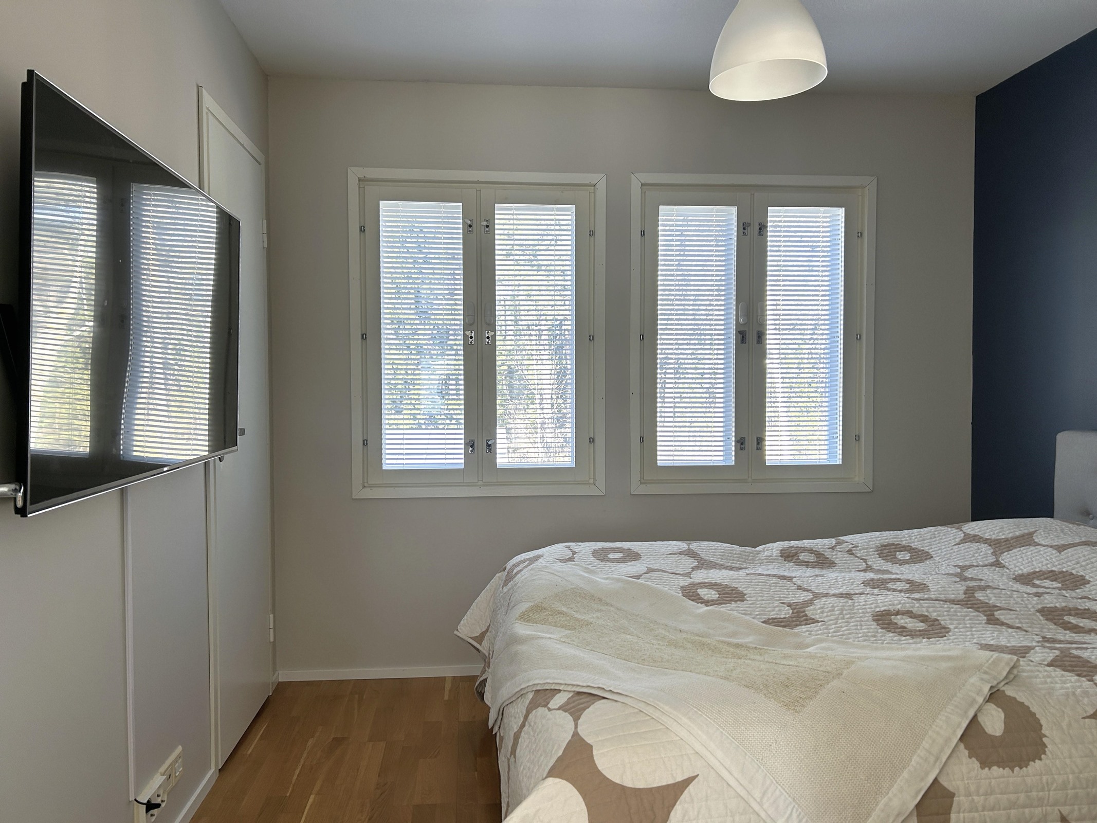 Makuuhuone yläkerrassa