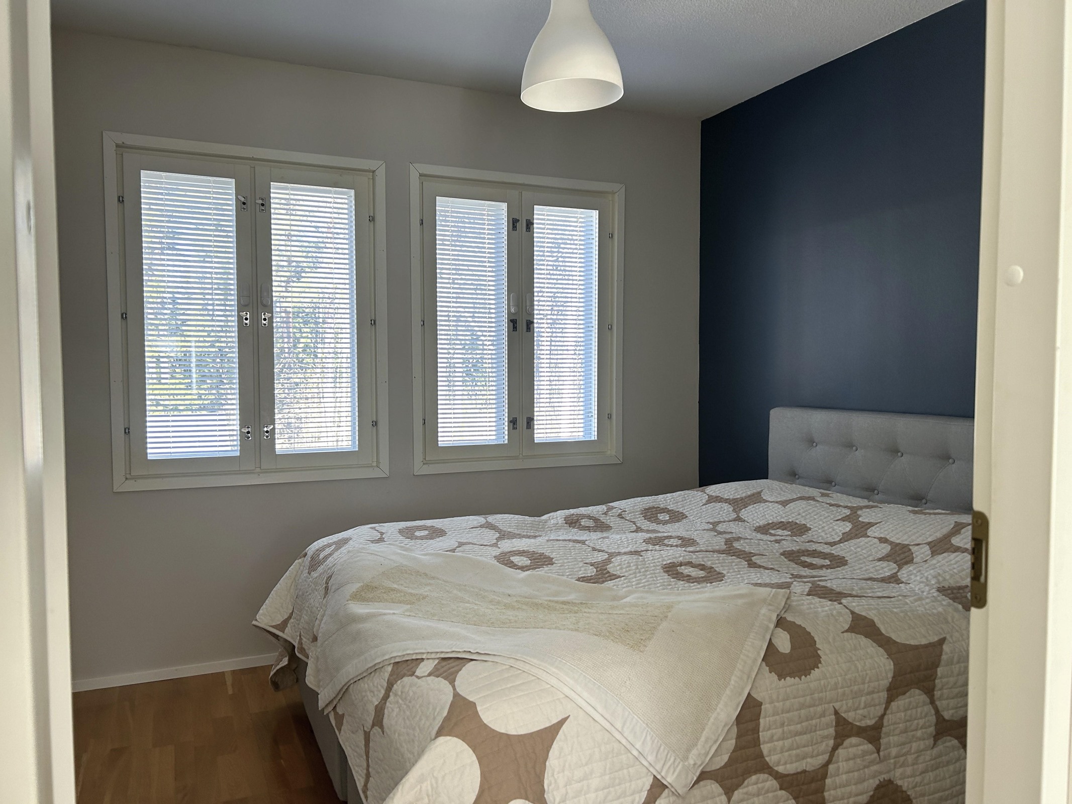 Makuuhuone yläkerrassa