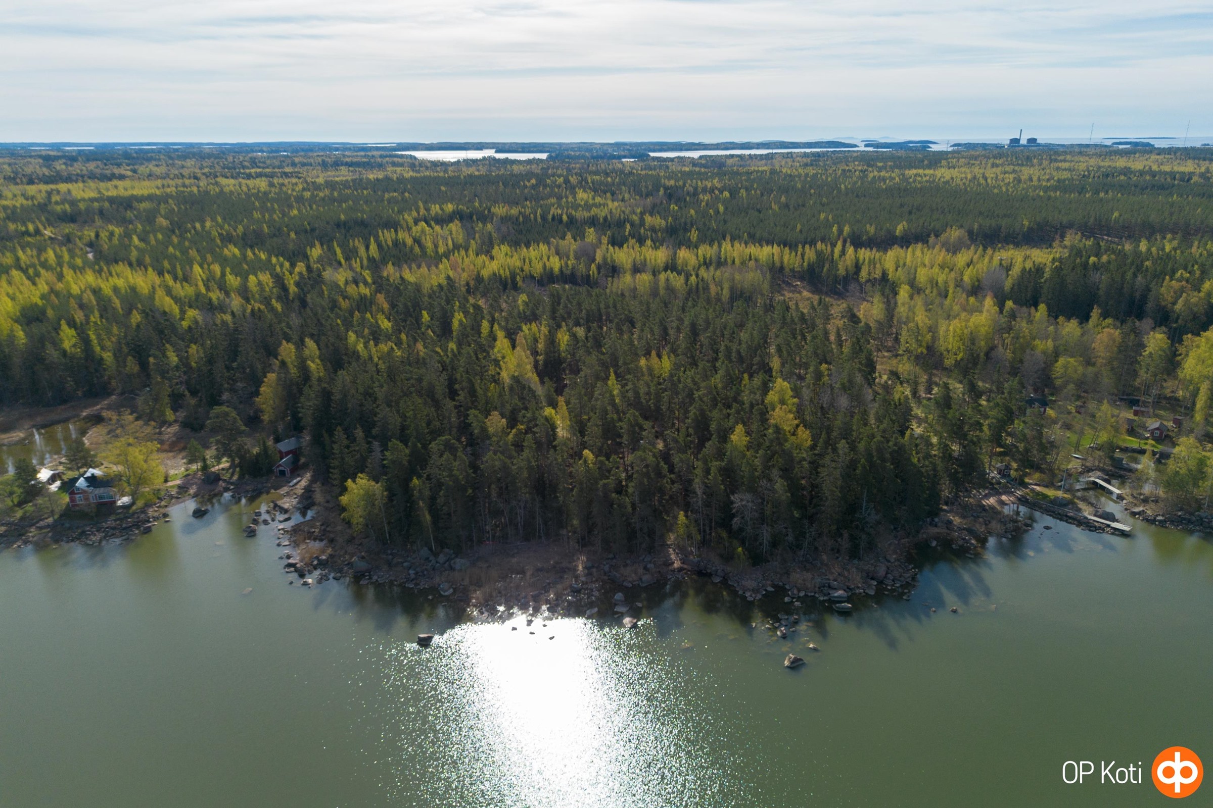 Lännen suunnalta.