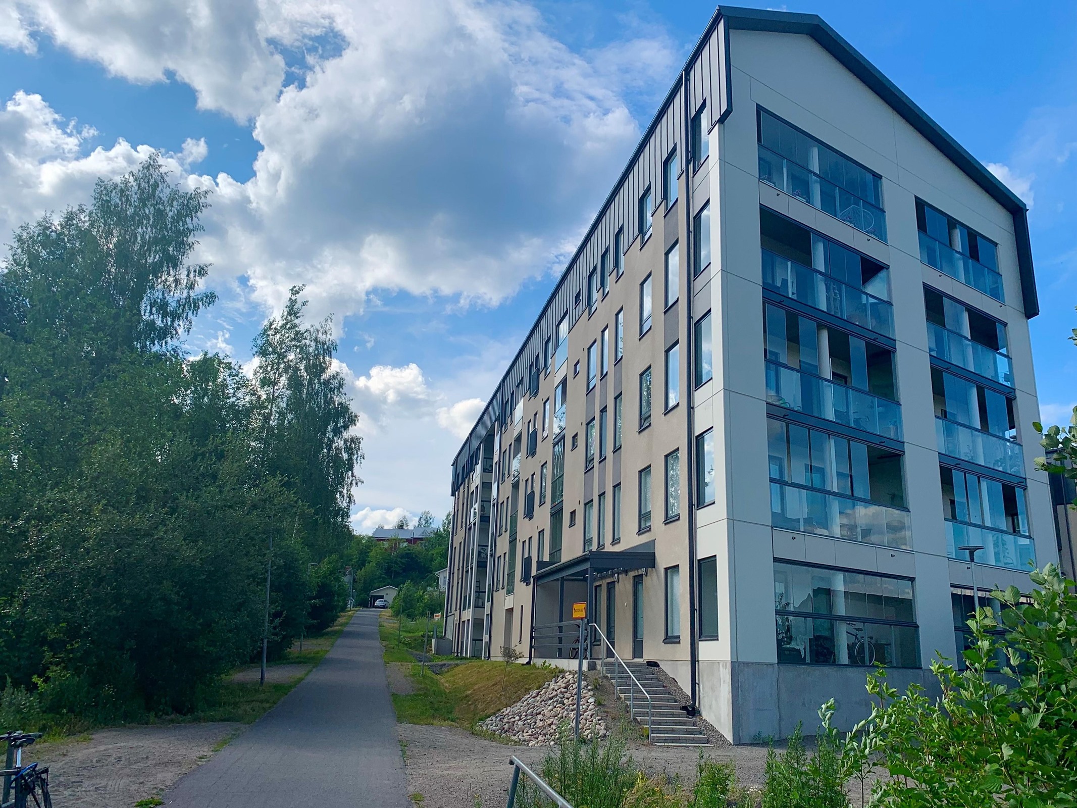 Julkisivu